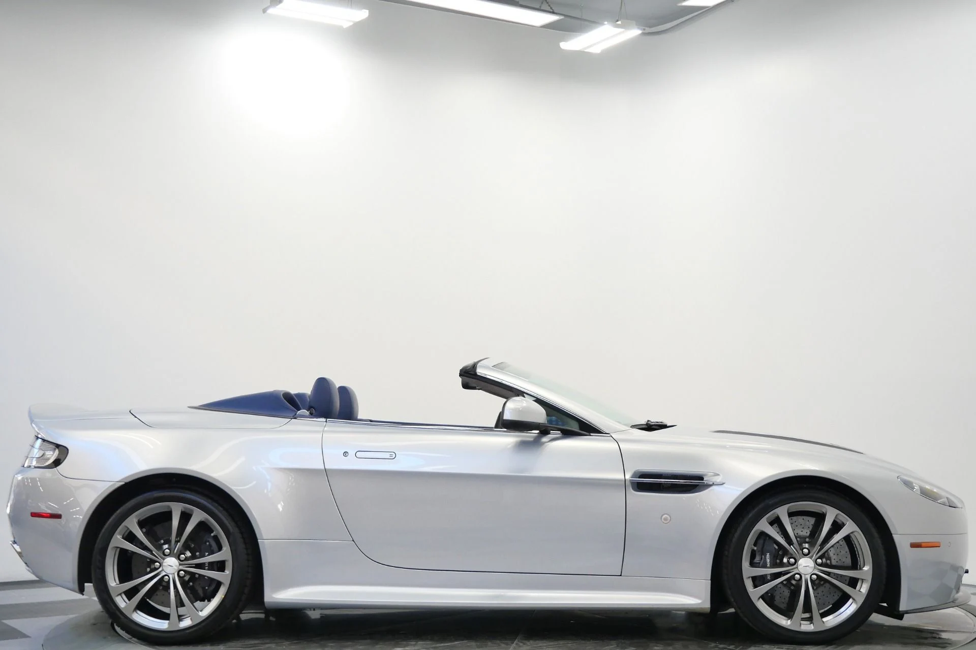 mph059_3221570436_Used_2017_Aston_Martin_Vantage_Roadster_7_Speed_Manual_Limited_1_of_100_for_the_USA_1765816519_346084c13f