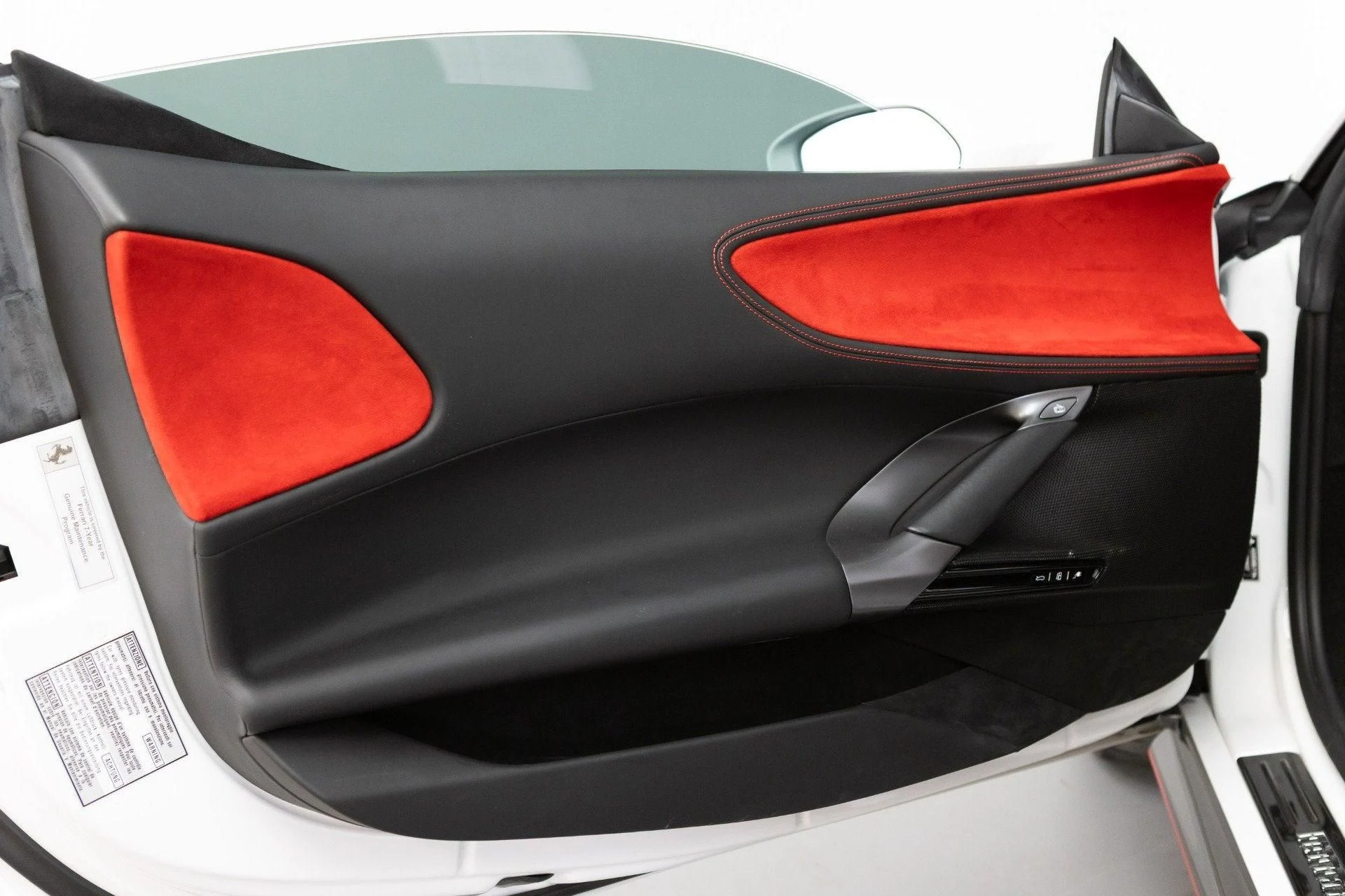 mph059_3228017380_Used_2022_Ferrari_SF_90_Spider_1777382777_769736dce1