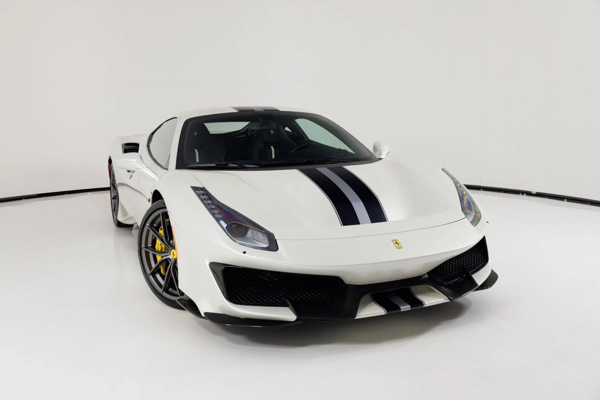 mph059_3333180571_Used_2020_Ferrari_488_Pista_1791475678_54225fb81b
