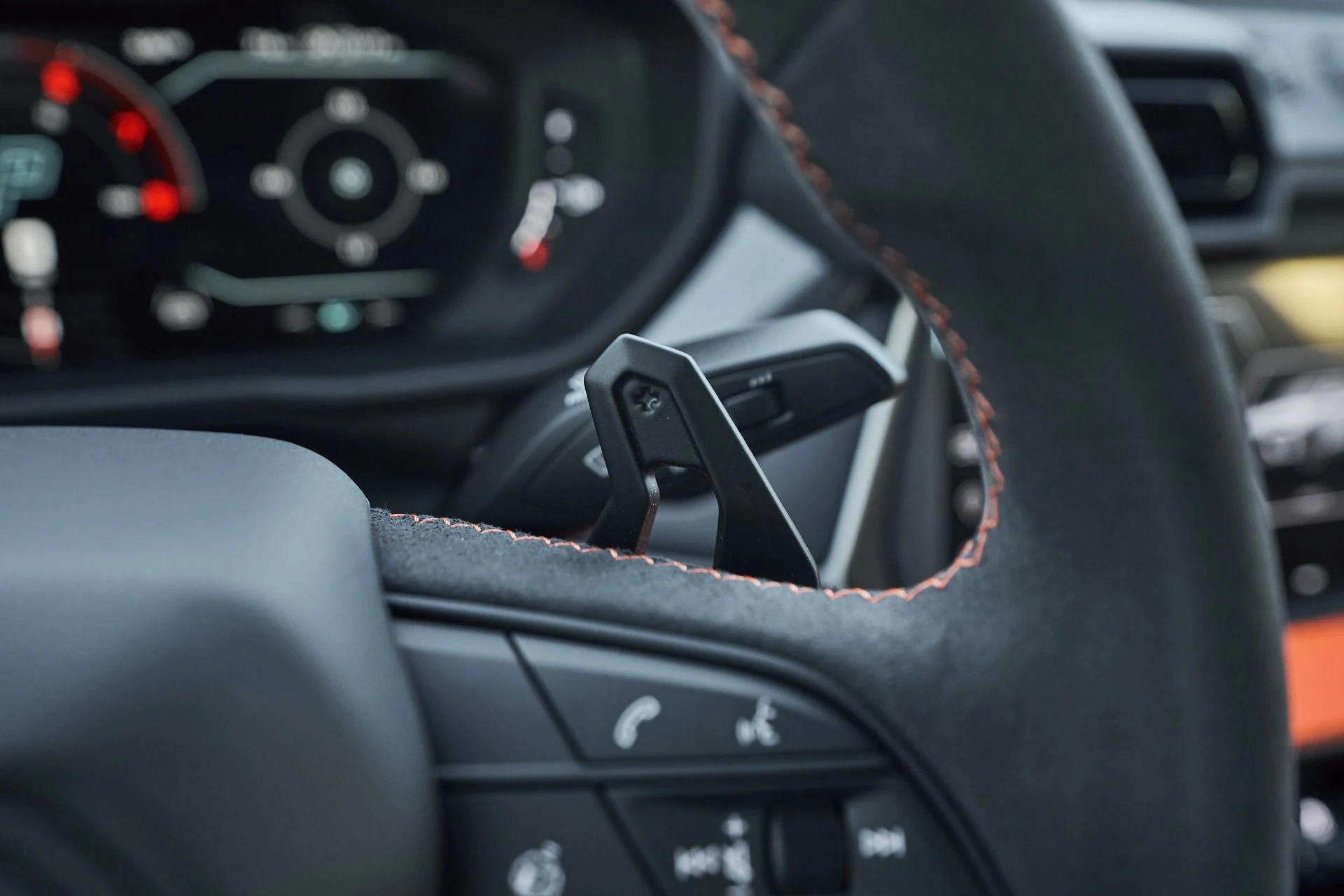 mph059_3337333949_Used_2025_Lamborghini_Urus_SE_1763605048_f380af3f93