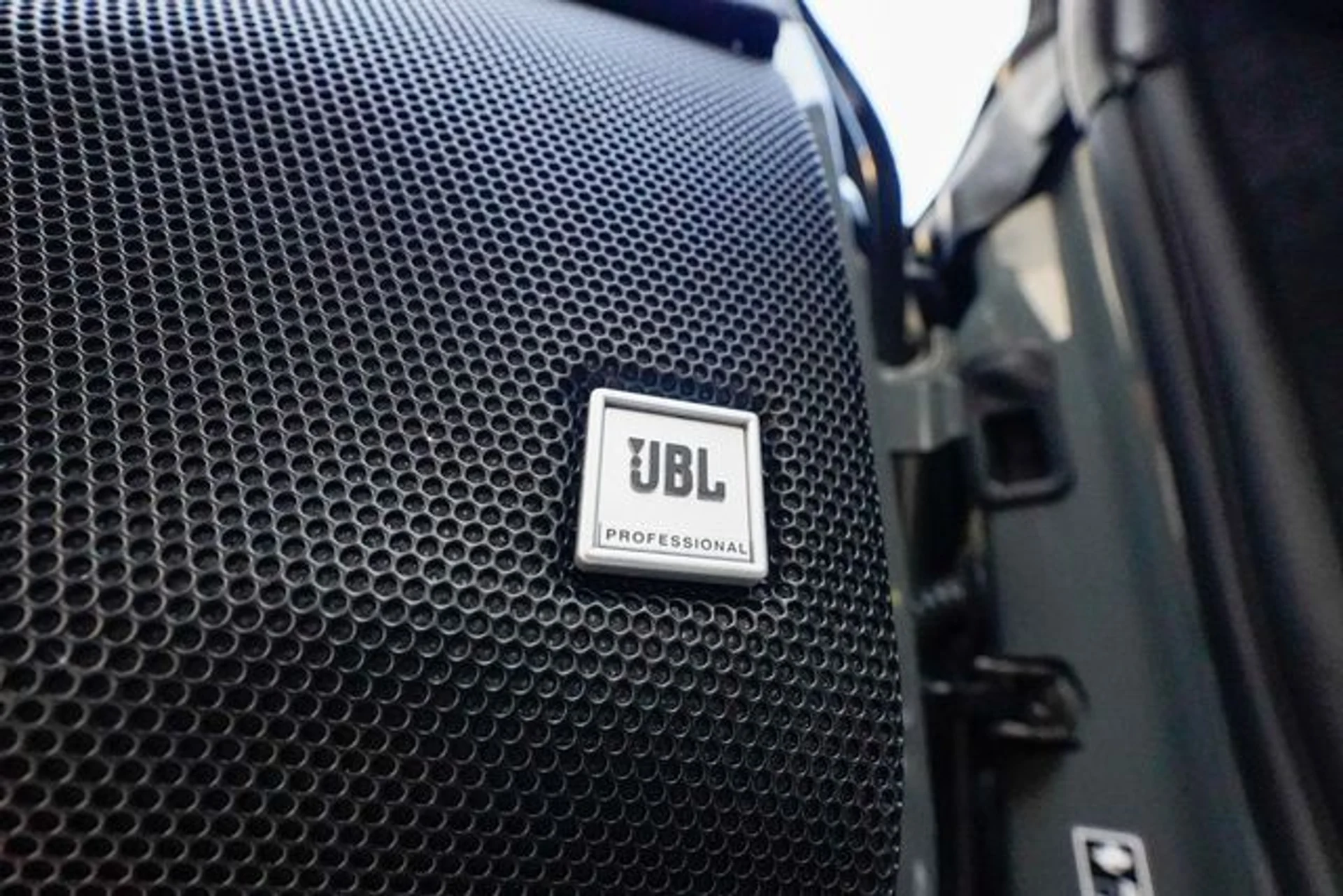 mph059_3369359651_22966830_60_2ff9877dd6