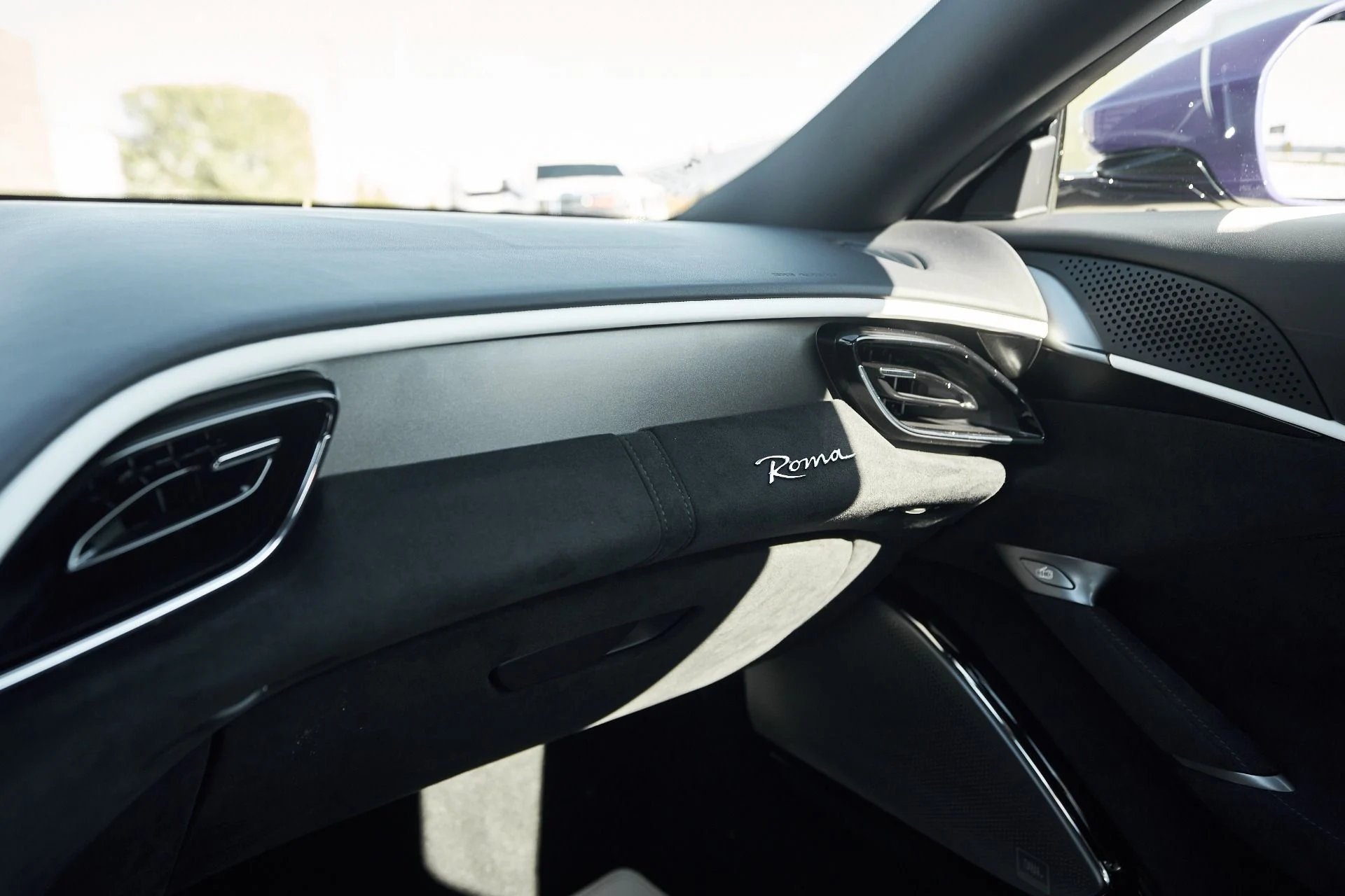 mph059_337577998_Used_2024_Ferrari_Roma_Base_1762022623_1e4a783ede