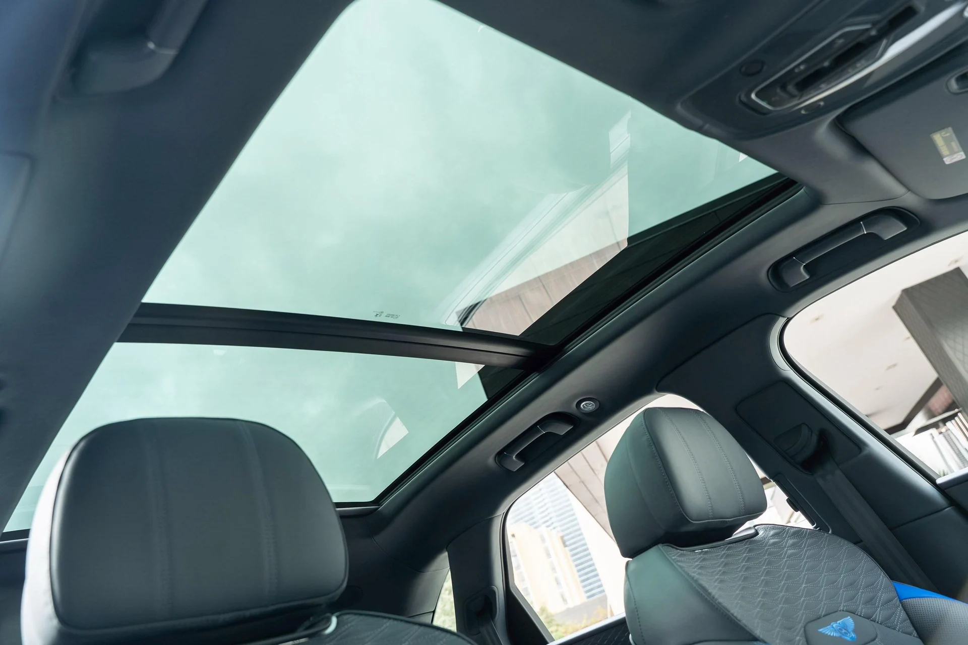 mph059_3440120749_477619924_6954c02c4e73cd9f103f4ffc_cadbb6bd11