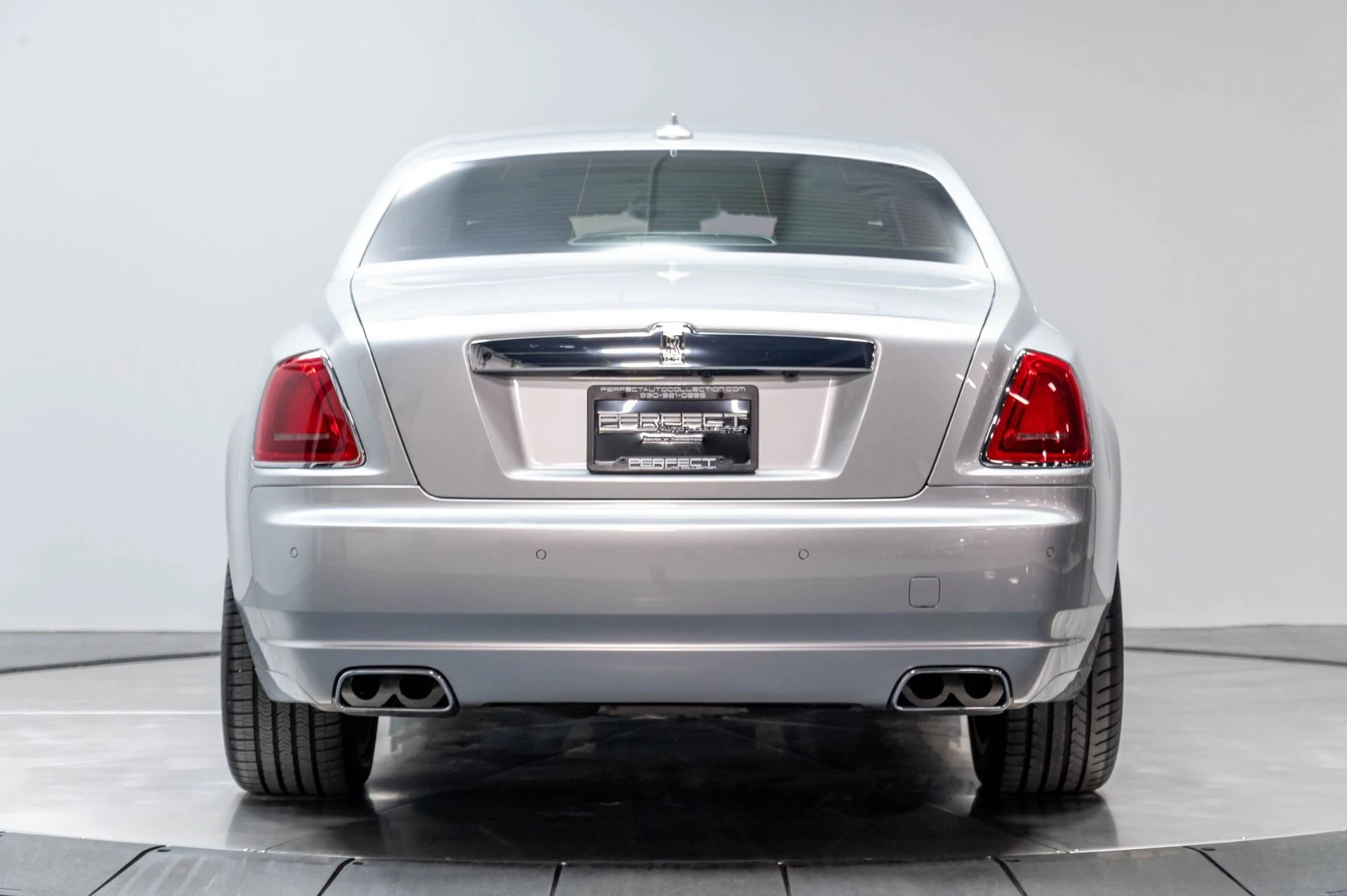 mph059_347024820_Used_2012_Rolls_Royce_Ghost_1778014944_e38a524037