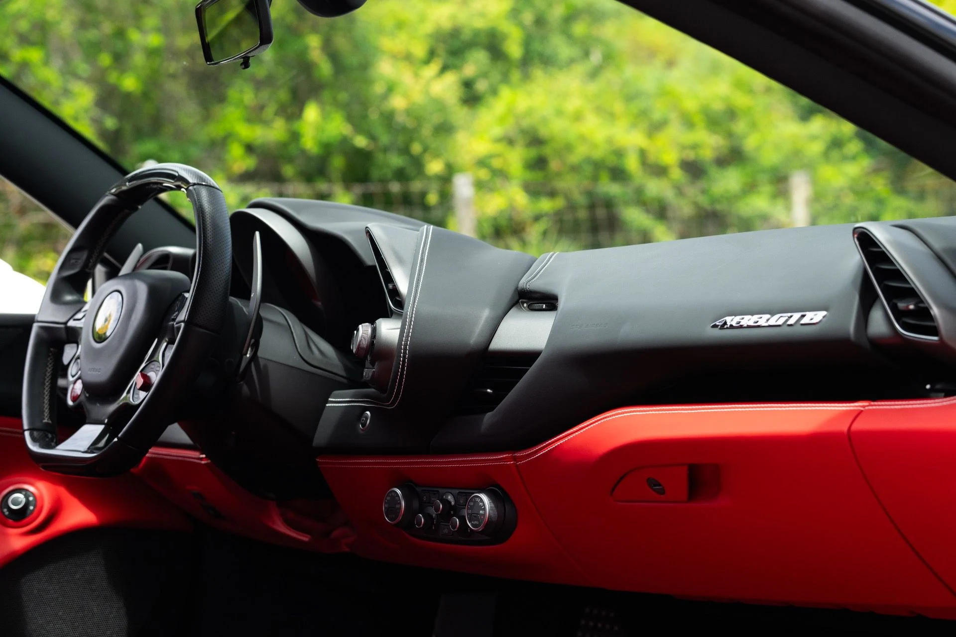 mph059_3486047544_Used_2016_Ferrari_488_GTB_1777085650_ae57834422