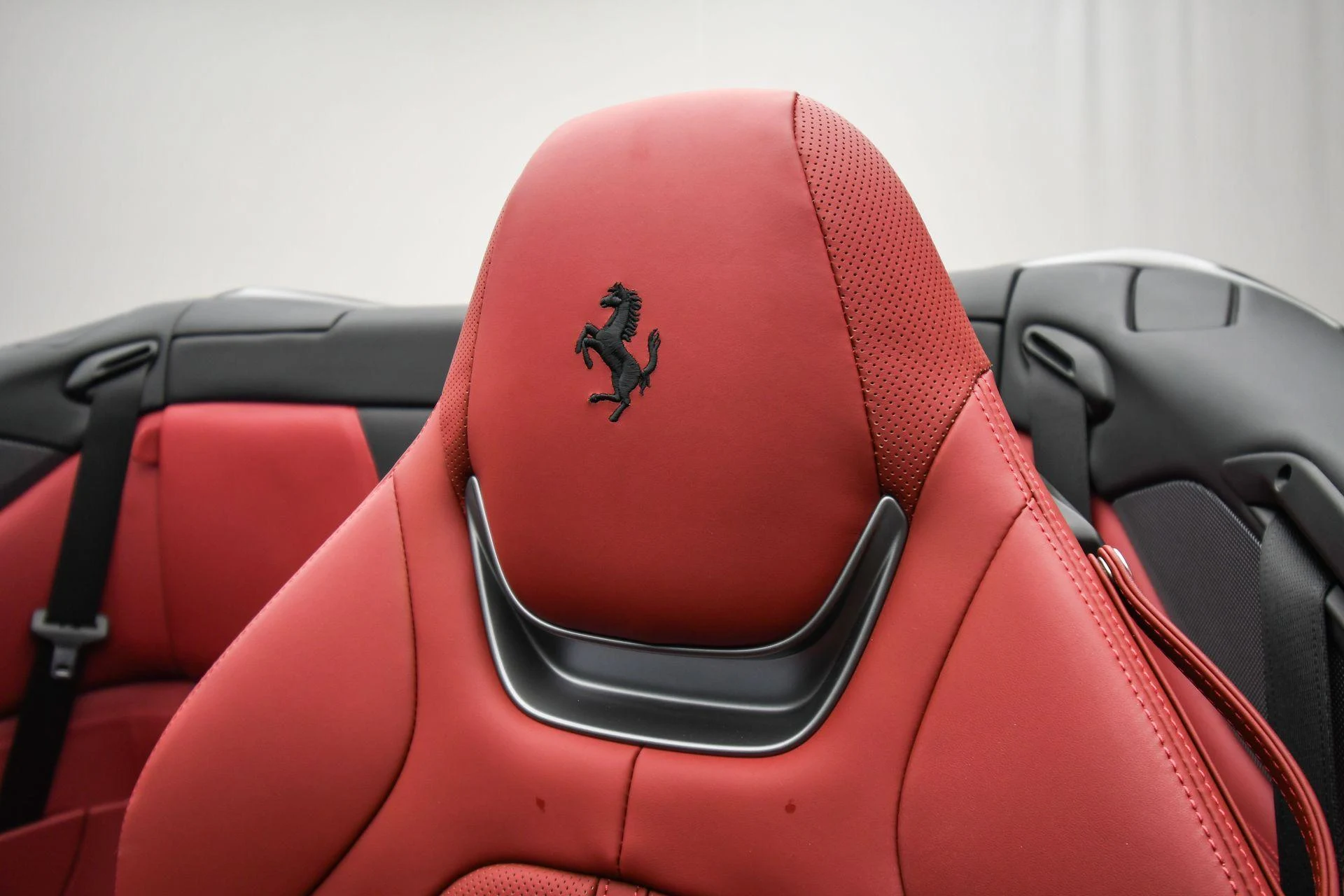 mph059_3488096397_Used_2023_Ferrari_Portofino_M_1757454584_41199b1264