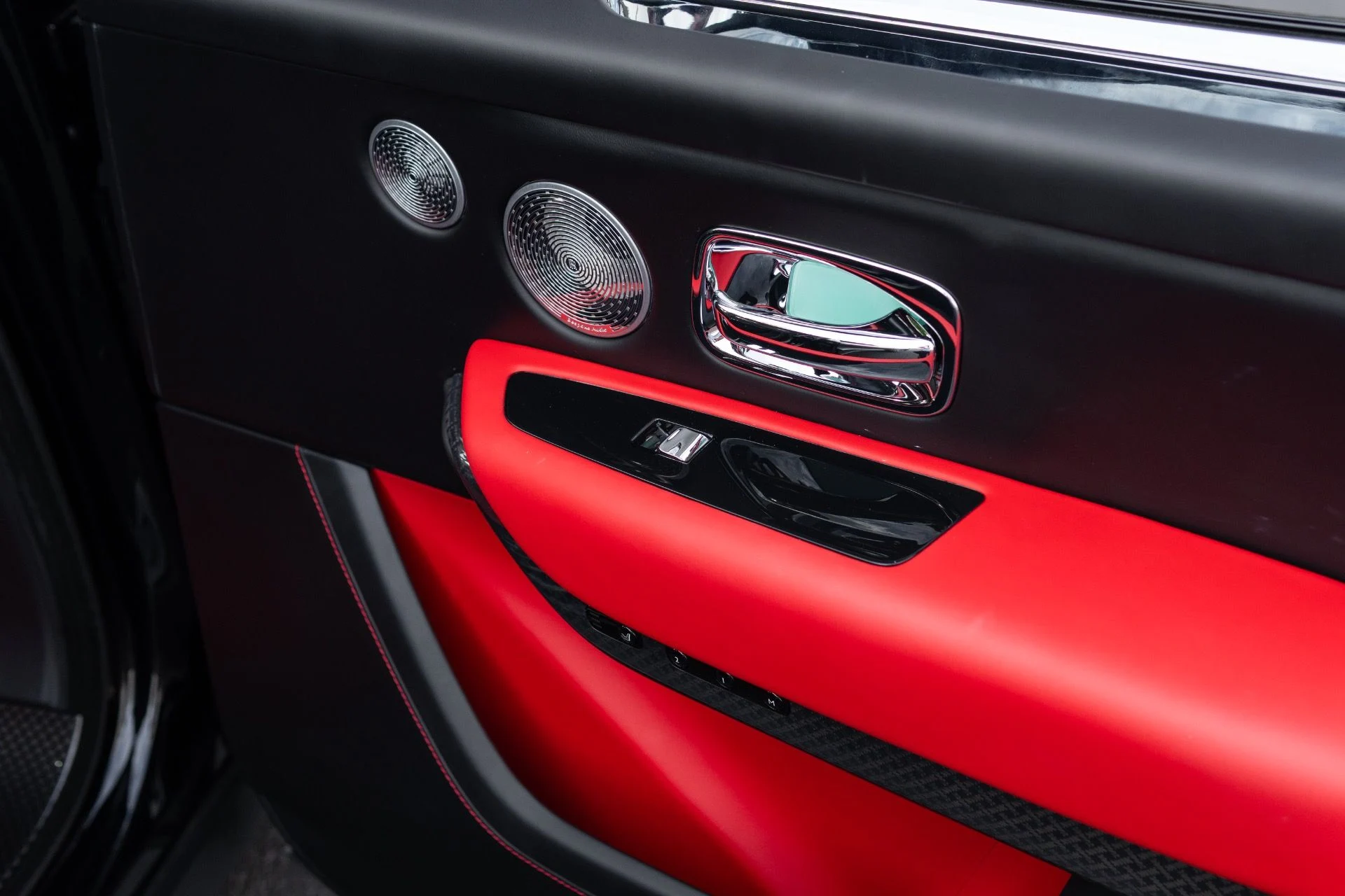 mph059_3513312842_Used_2022_Rolls_Royce_Black_Badge_Cullinan_1776130970_d5ba3489a4