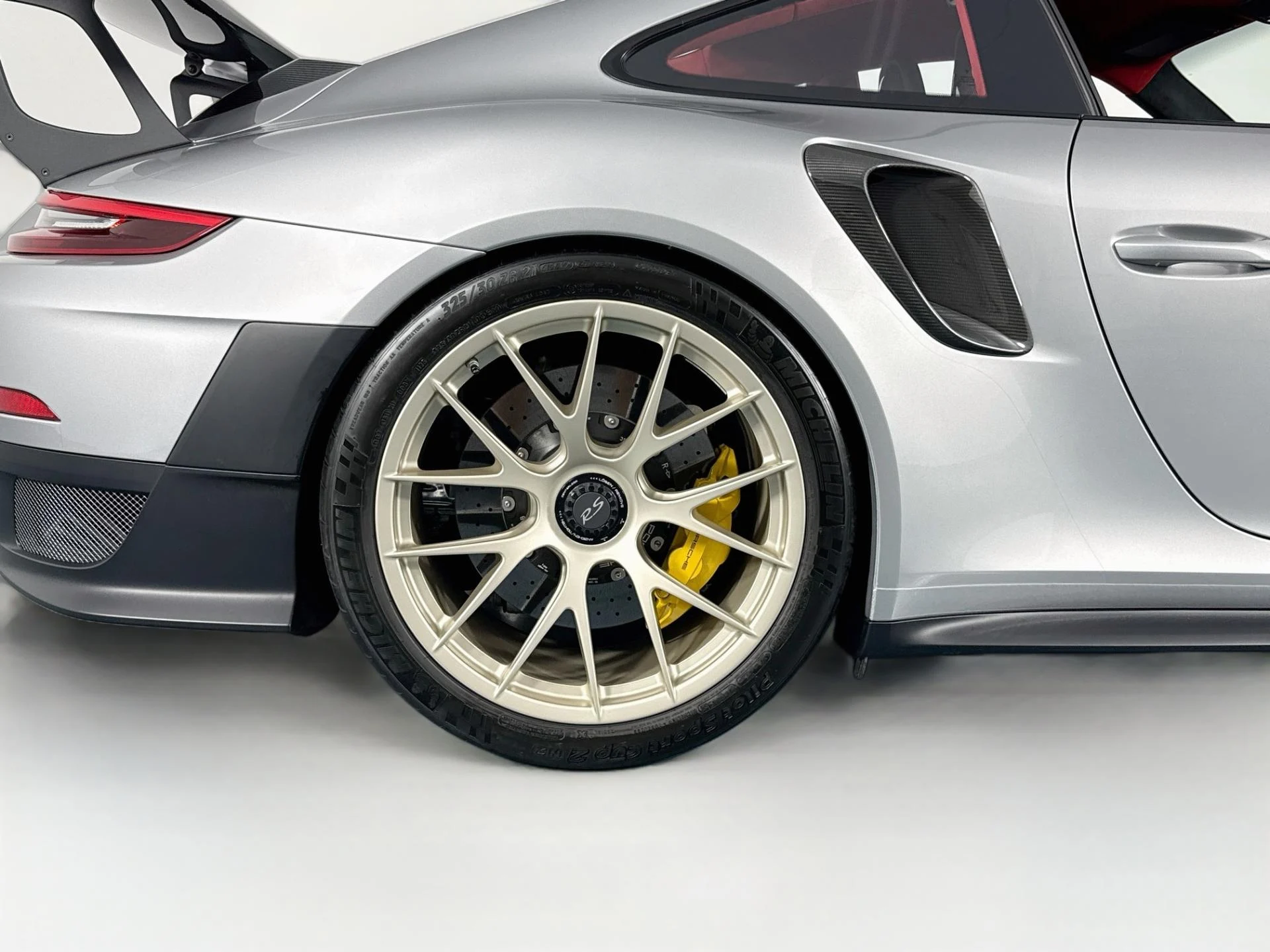 mph059_3517797655_Used_2018_Porsche_911_GT_2_RS_1785871805_d3a1f0ab07