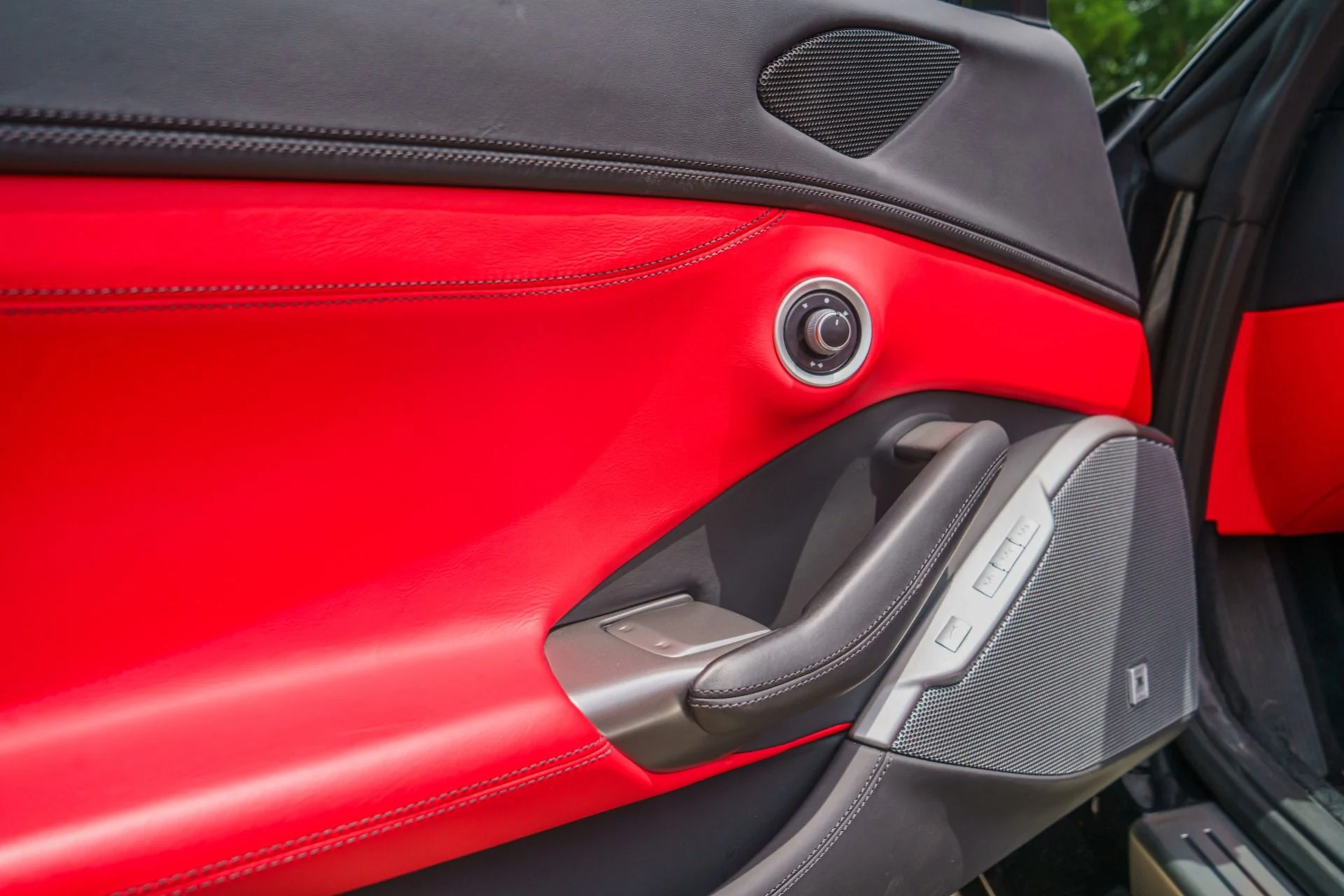 mph059_3520035972_Used_2019_Ferrari_Portofino_1783726040_5933b1f09f