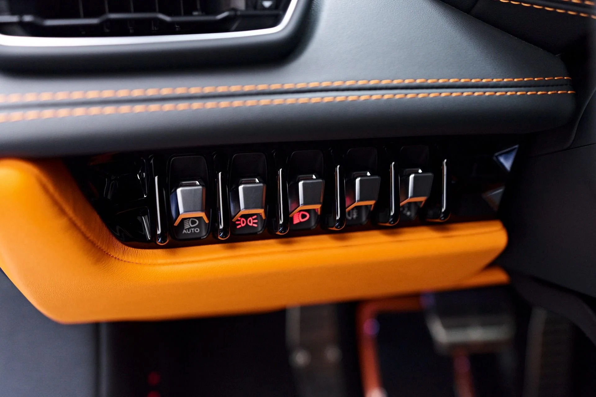 mph059_3587411665_Used_2022_Lamborghini_Huracan_EVO_Base_1755812444_d092f03c8c