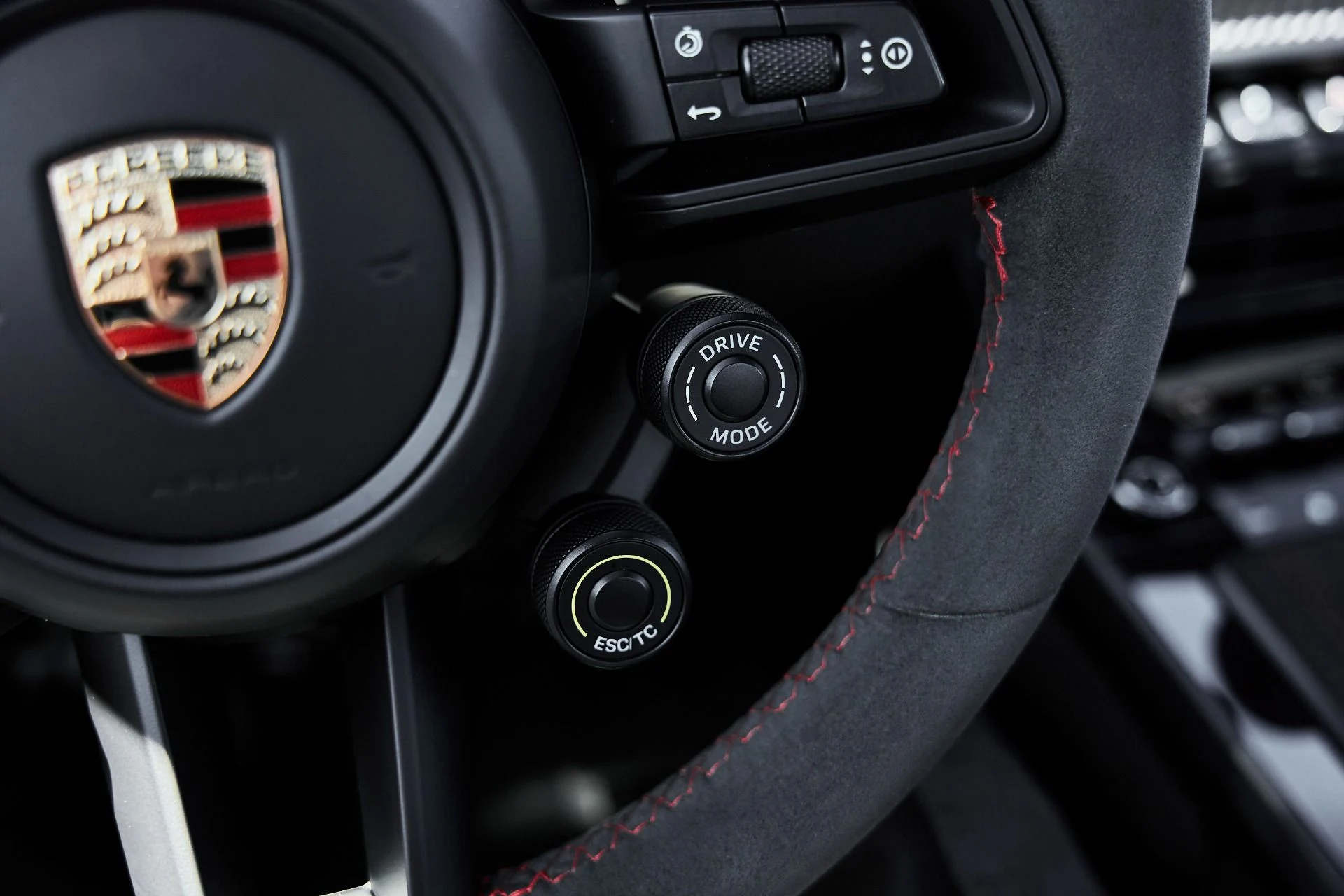 mph059_3628208806_Used_2024_Porsche_911_GT_3_RS_1775094595_5a0c538bc9