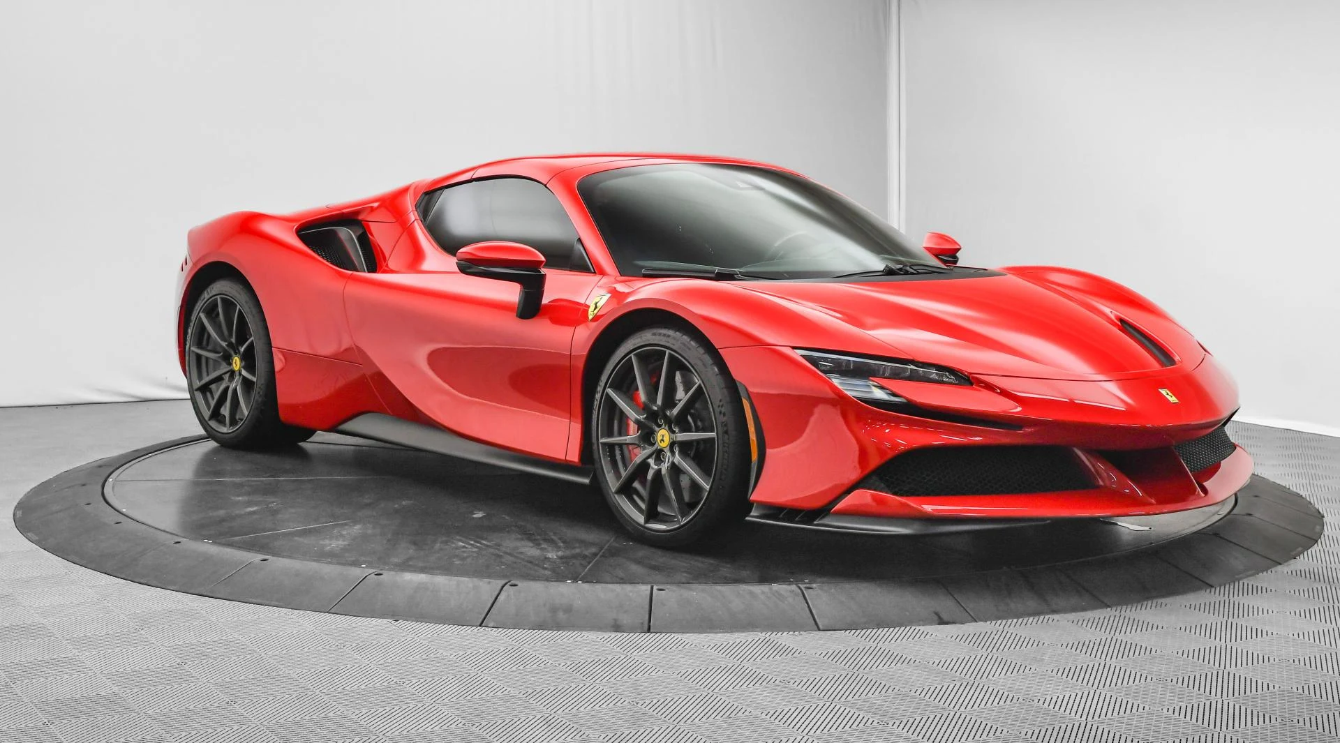 mph059_3632096129_Used_2022_Ferrari_SF_90_Spider_1753776275_cab7422cd6