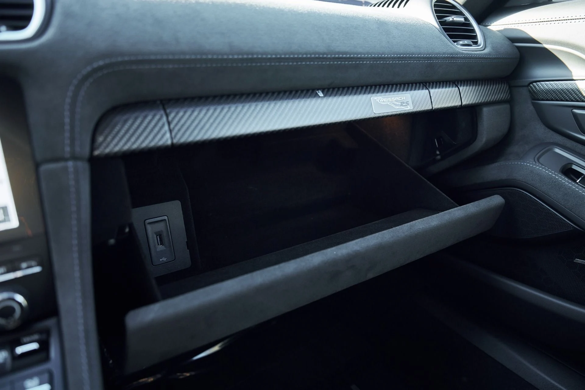 mph059_3640994185_Used_2024_Porsche_718_Cayman_GT_4_RS_1769909482_984bde8b84