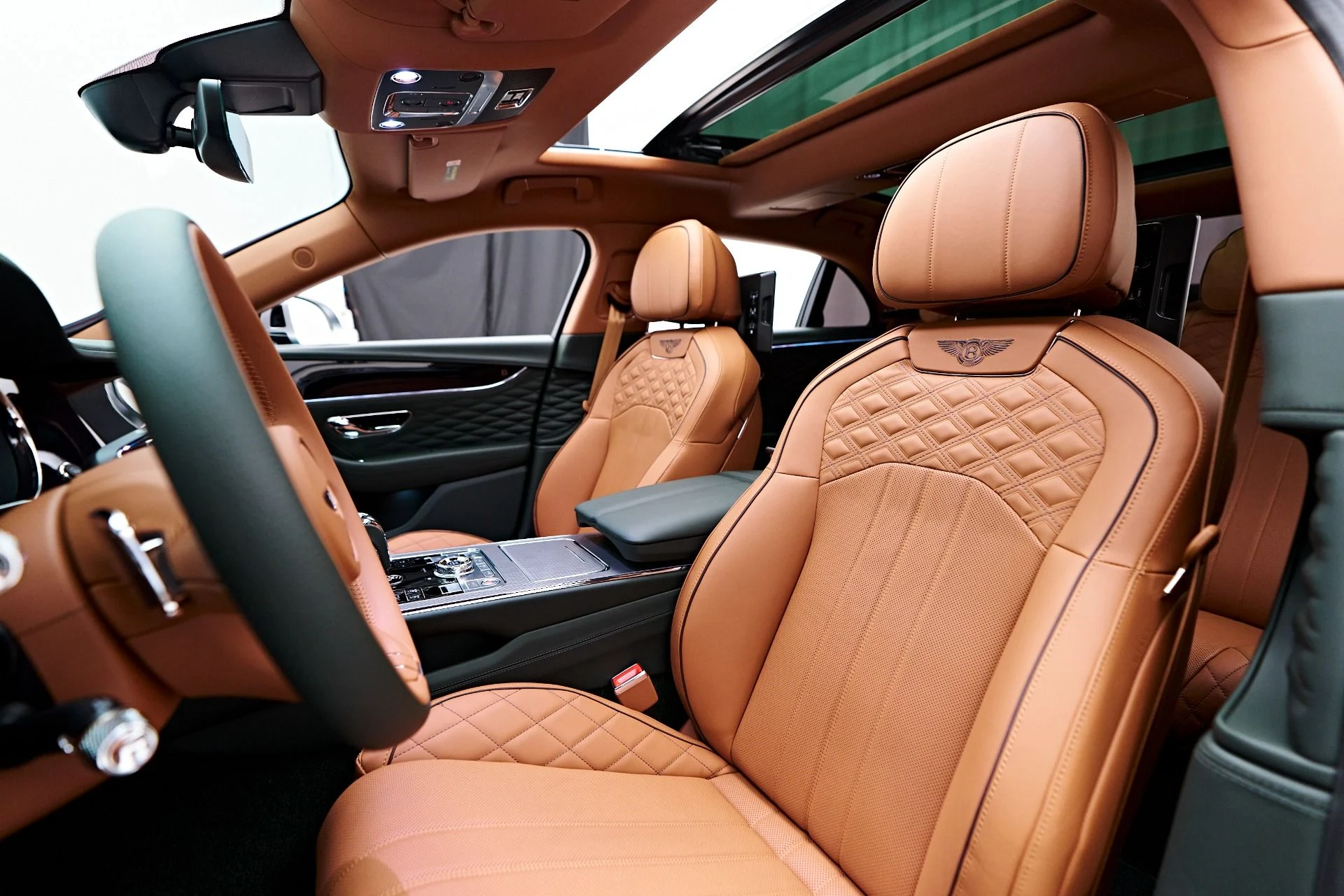 mph059_3645885990_Used_2024_Bentley_Flying_Spur_Mulliner_W12_1756173526_e53936366e