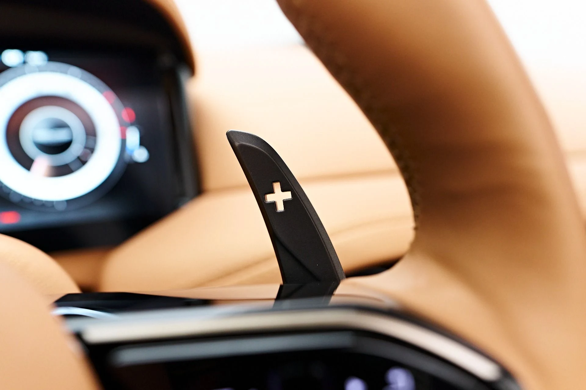 mph059_3656360279_Used_2024_Aston_Martin_DB_12_Volante_1731606794_fc1331edcd