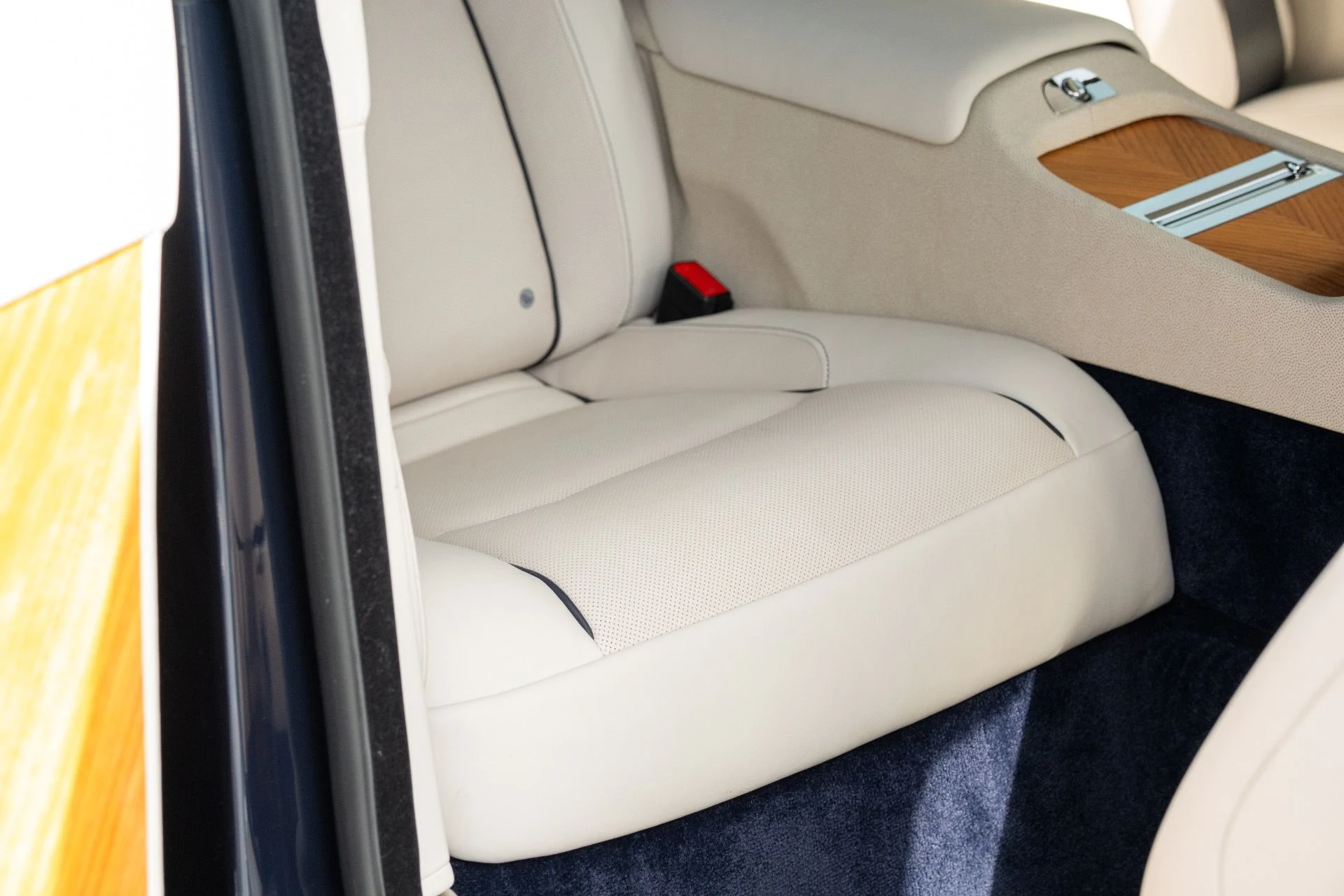 mph059_366621640_Used_2016_Rolls_Royce_Wraith_1762887509_5ddcad8868