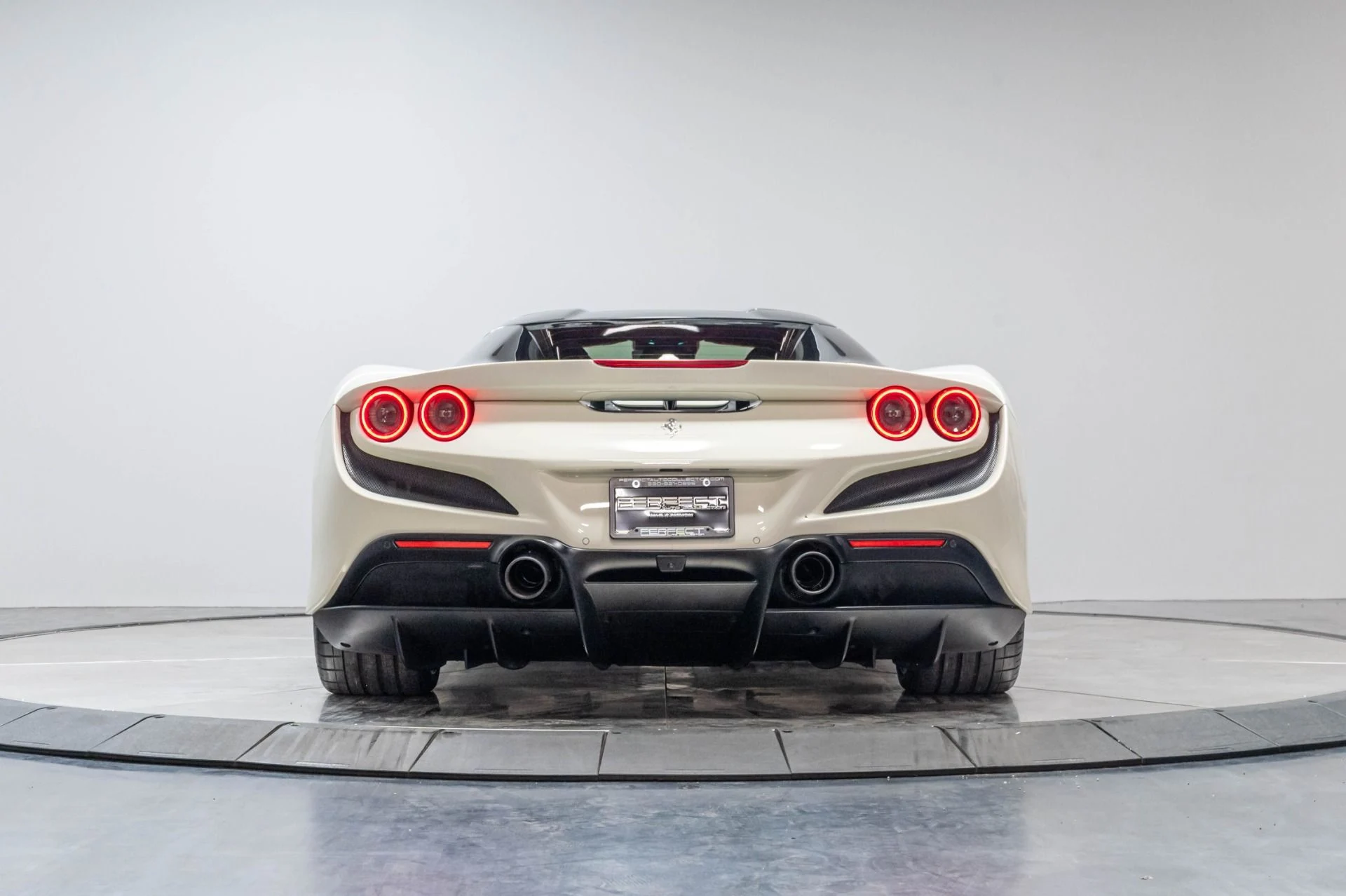 mph059_3737982032_Used_2021_Ferrari_F8_Spider_Base_1786140517_f1f950de92