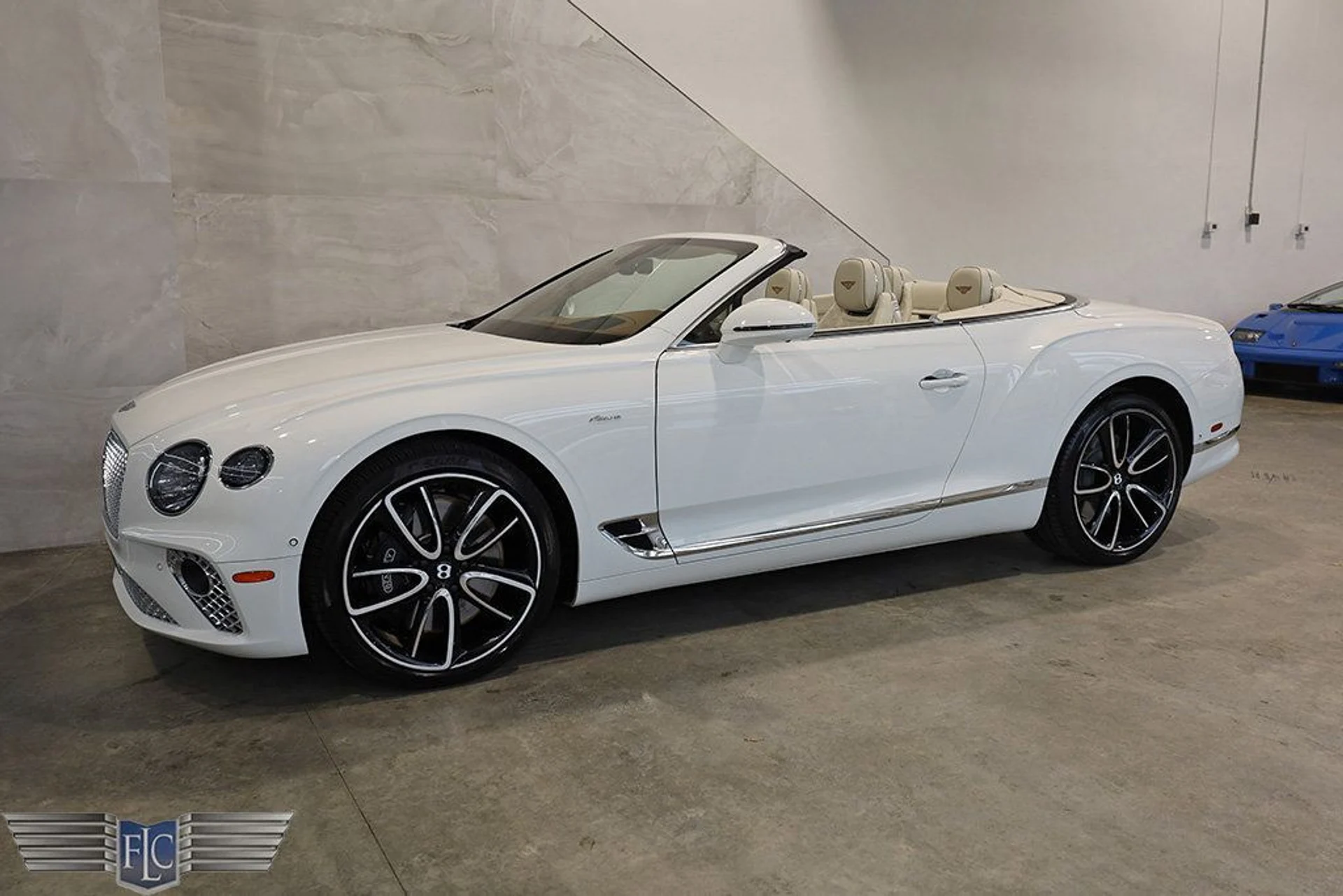 mph059_3747701781_used_2023_bentley_continental_gtazureconvertible_9689_22727335_60_1024_abf3357db4