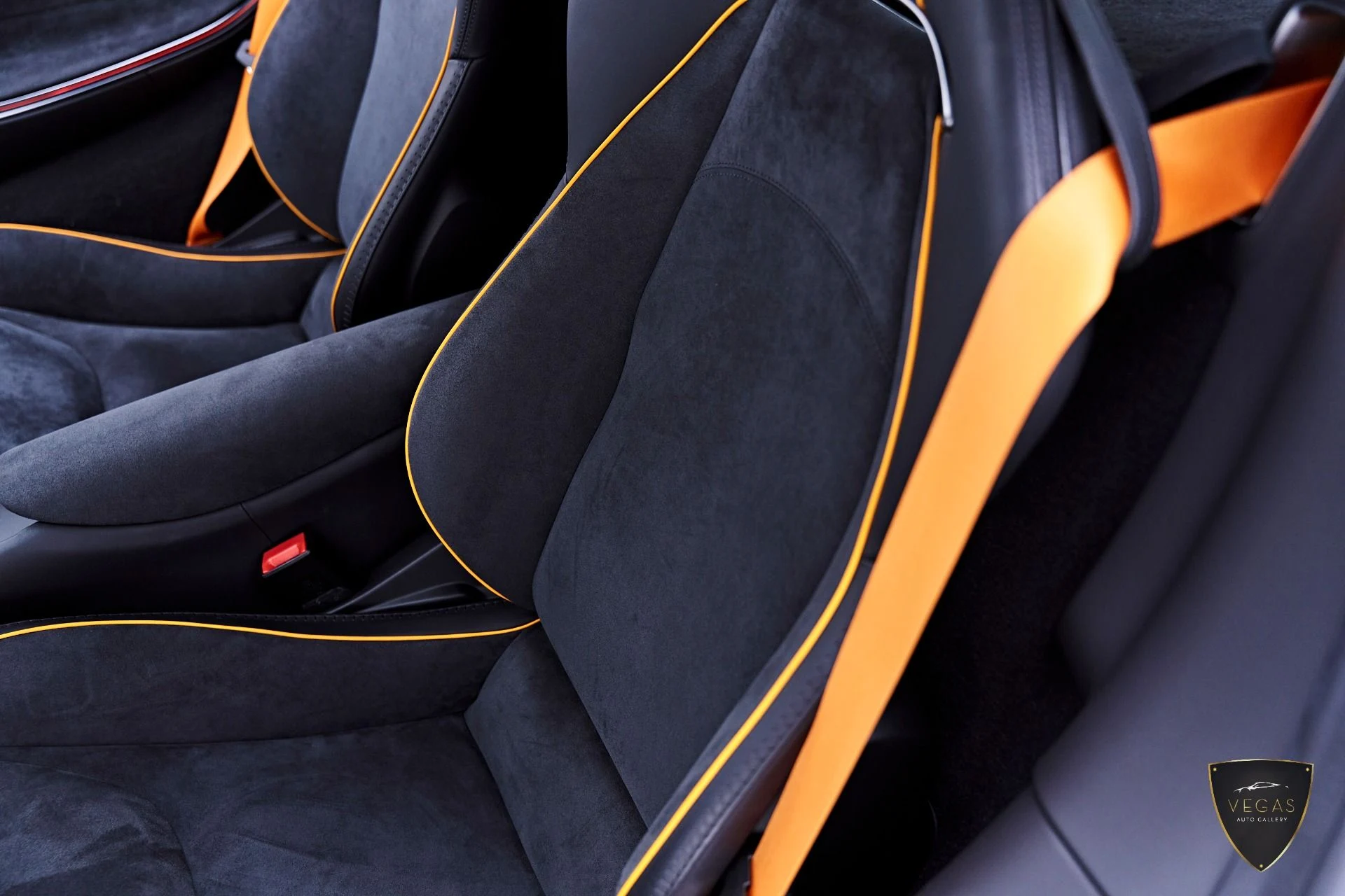 mph059_3752827731_Used_2025_Mc_Laren_Artura_Performance_1782521692_c42f6bcb63