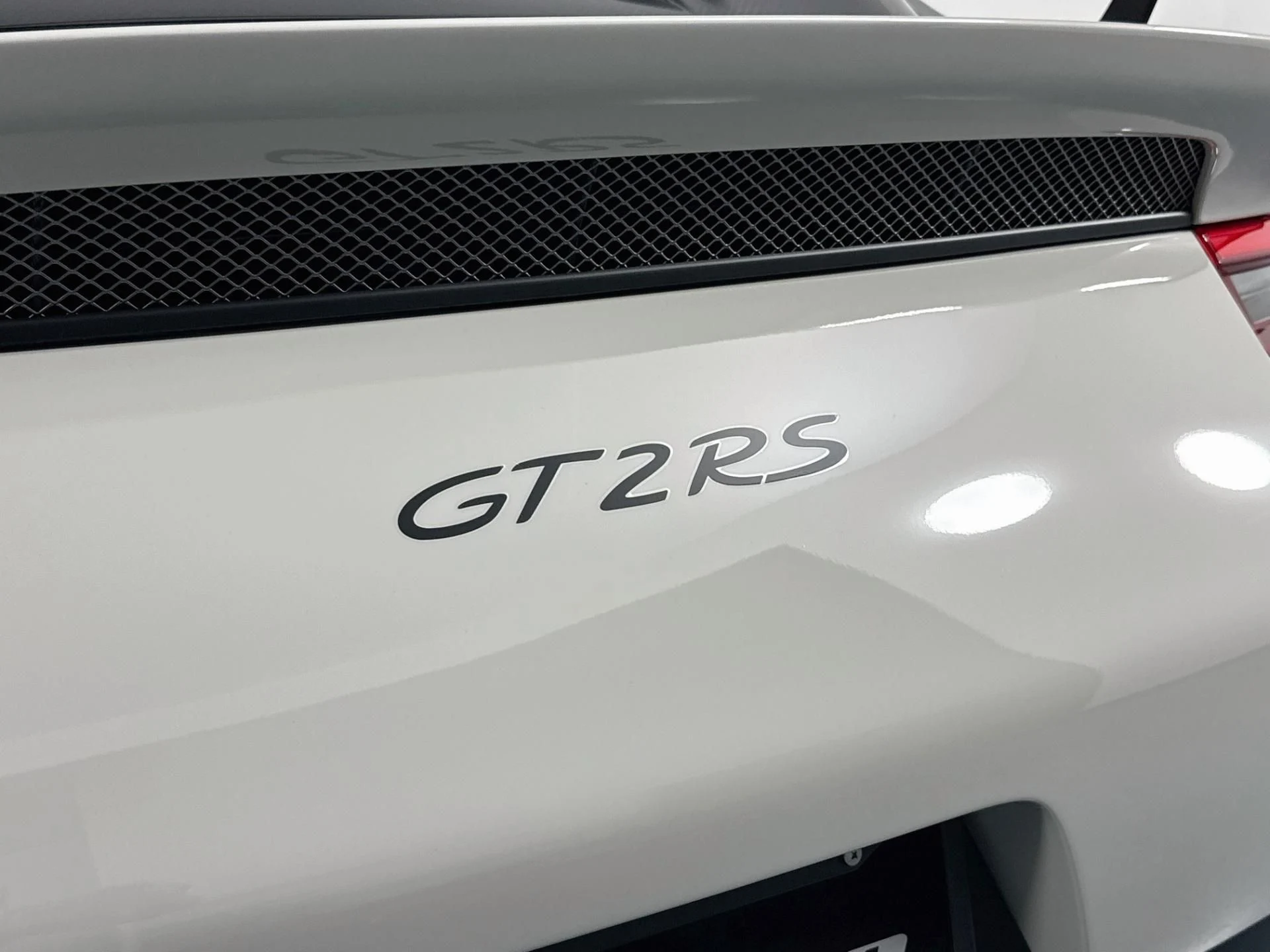mph059_3759110435_Used_2018_Porsche_911_GT_2_RS_1790873192_3fa38815da