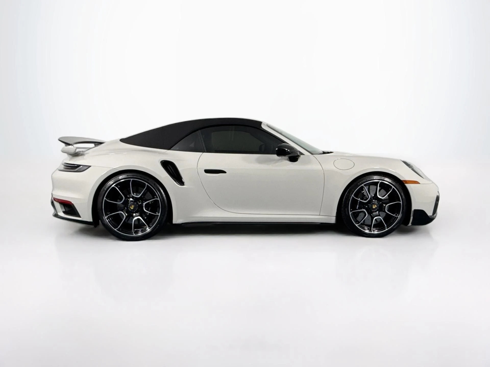 mph059_3768378046_Used_2025_Porsche_911_Turbo_S_1785281669_31aa92995d