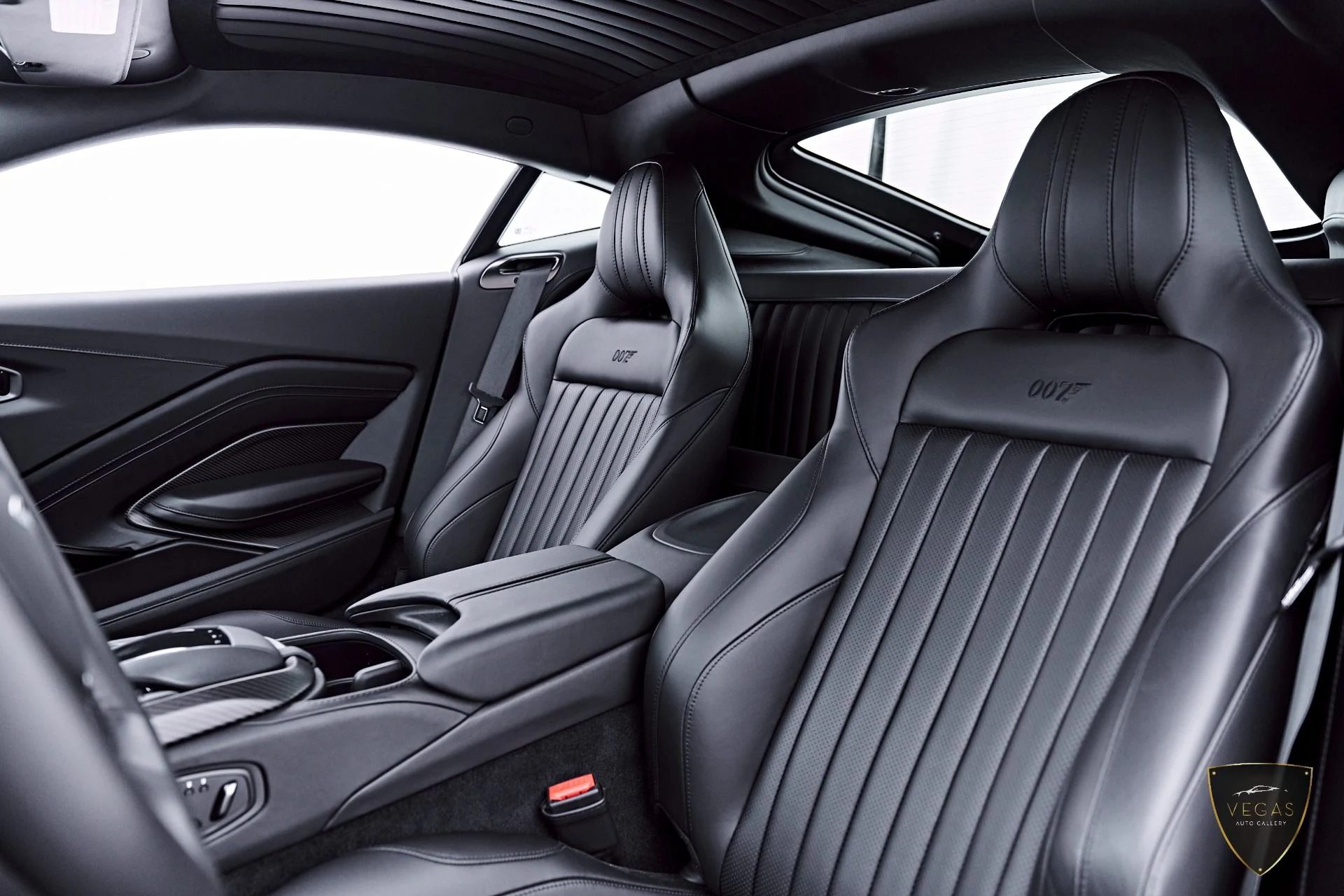 mph059_3772292519_Used_2021_Aston_Martin_Vantage_Base_1785210169_3d455c1ee4