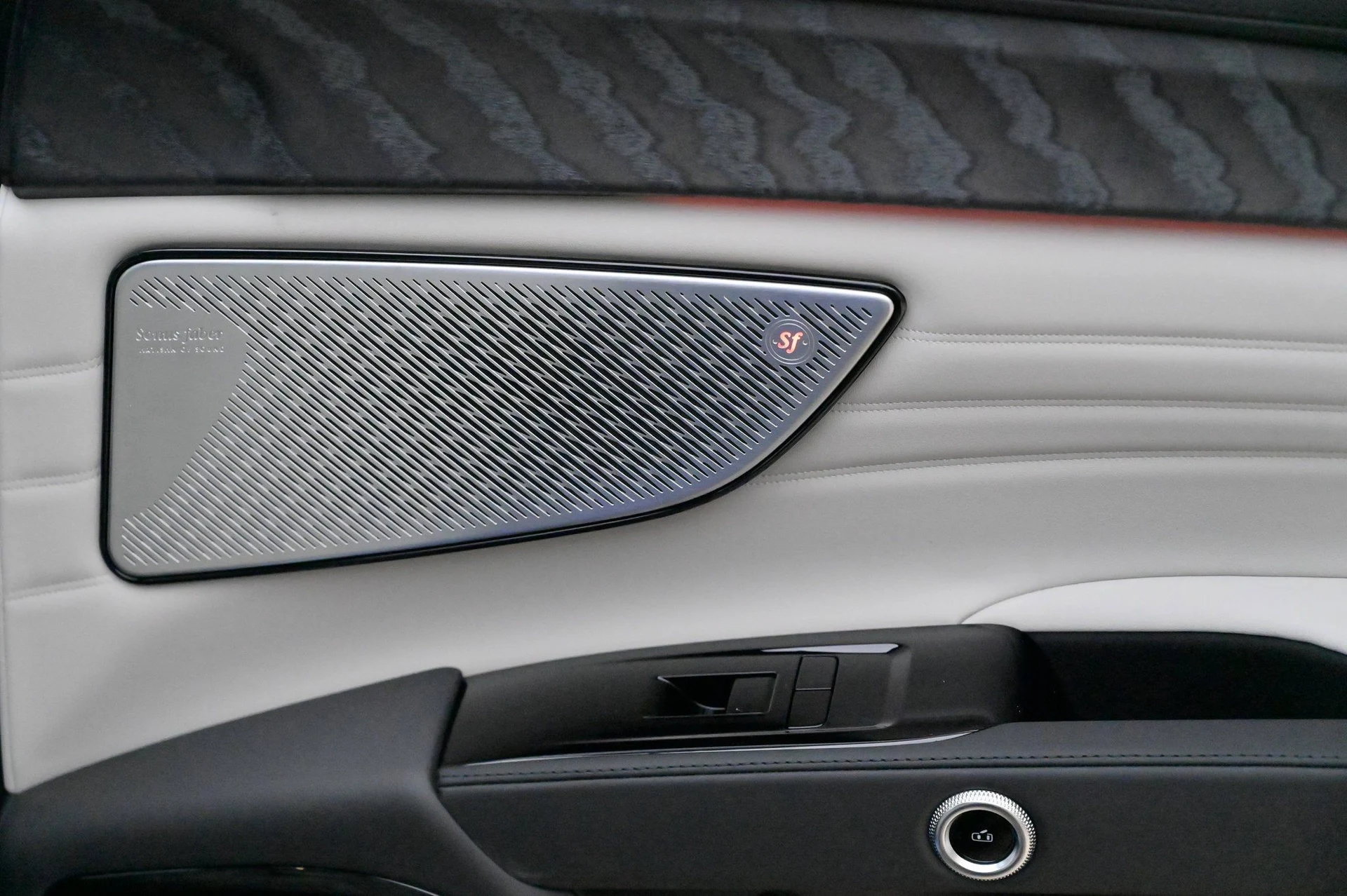 mph059_3782259456_22bab968ed5e464cb92013768c74233f_0d093d5f02