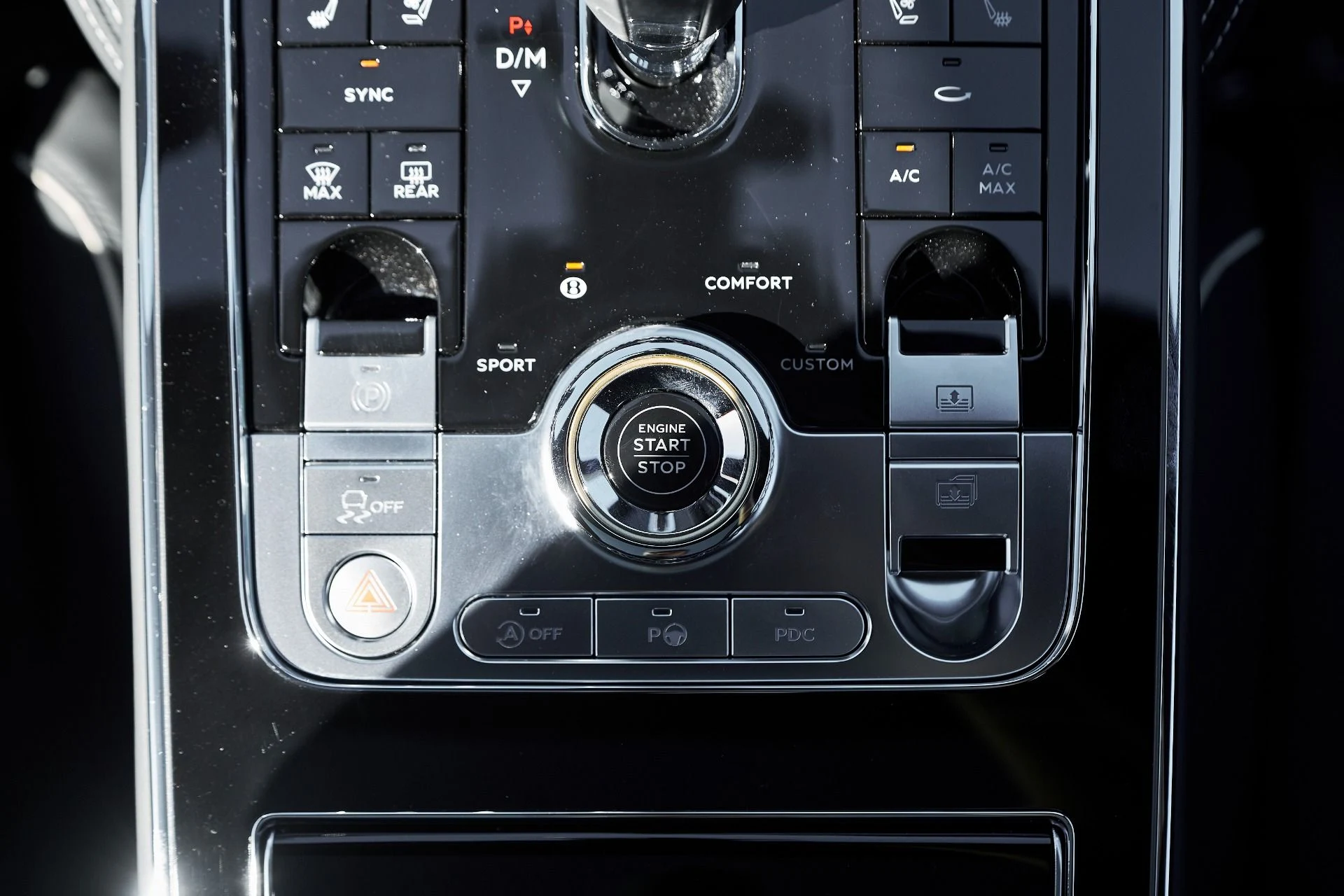 mph059_3798974885_Used_2024_Bentley_Flying_Spur_S_1761779972_f0e1729138