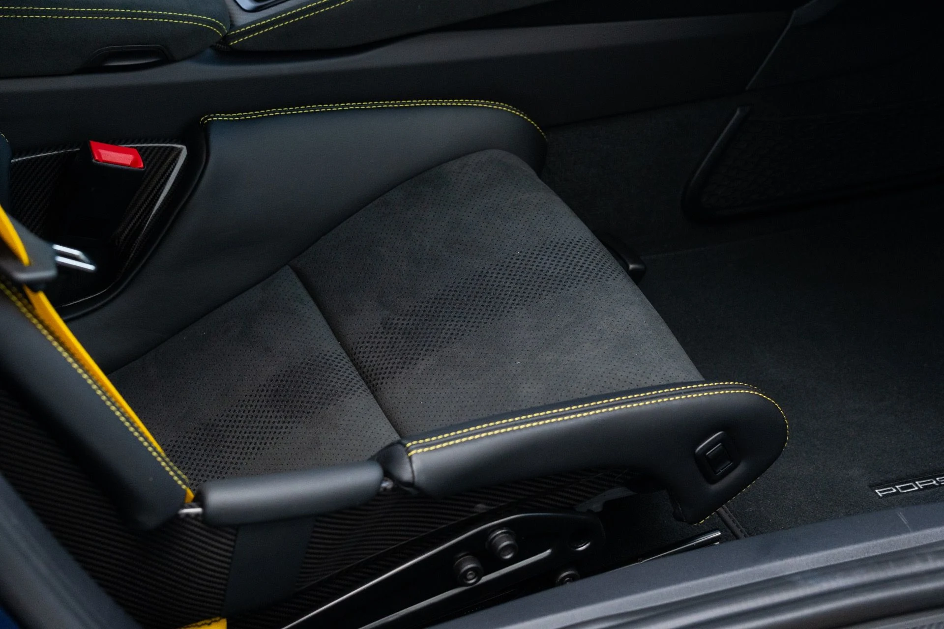 mph059_3865882932_Used_2024_Porsche_718_Cayman_GT_4_RS_1775021157_2bf332bef7