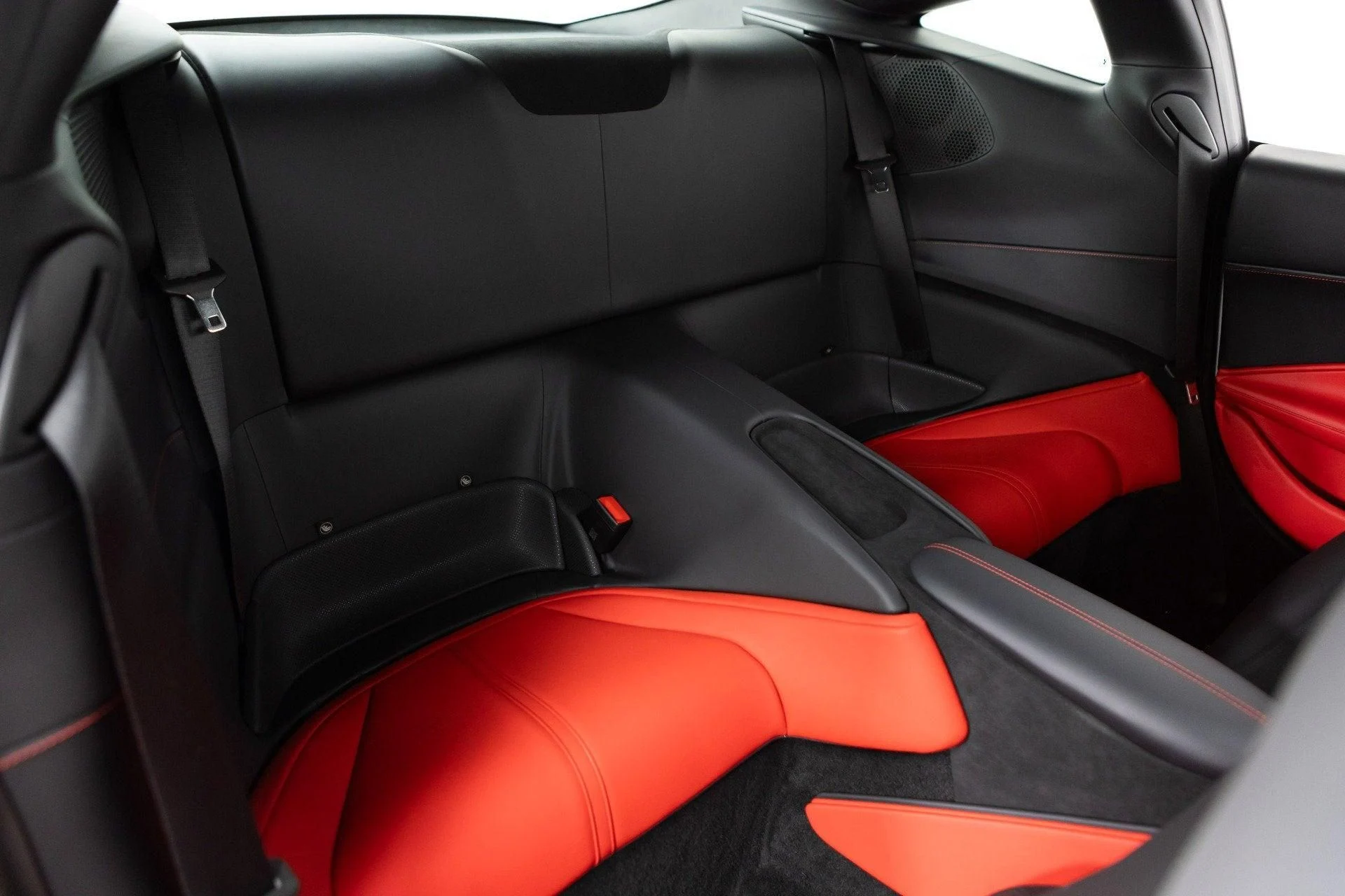 mph059_3903152713_Used_2024_Ferrari_Roma_1777368644_2d4c95f3e1