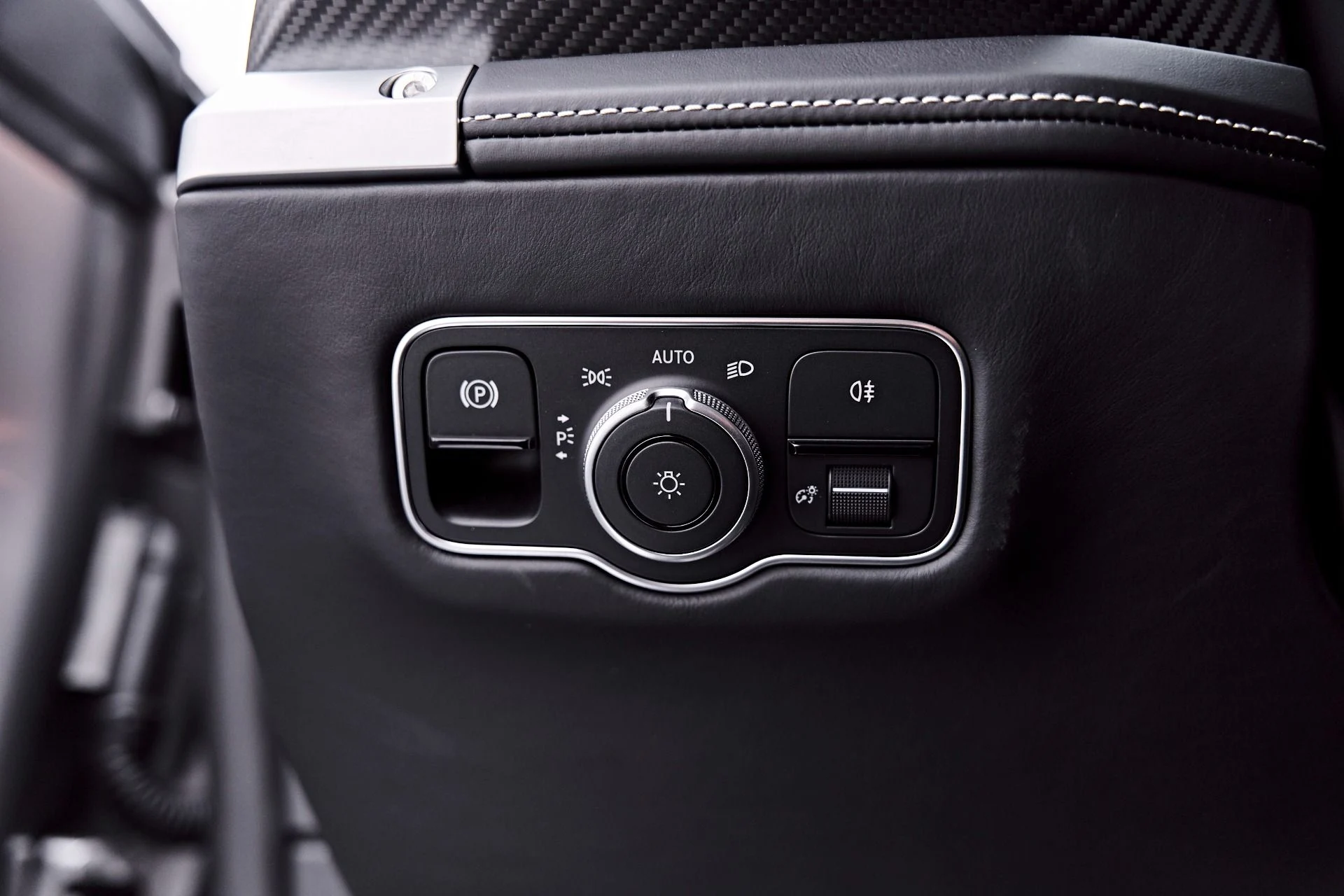 mph059_3954566076_Used_2025_Aston_Martin_Vanquish_V12_1786045870_597c54d0a1