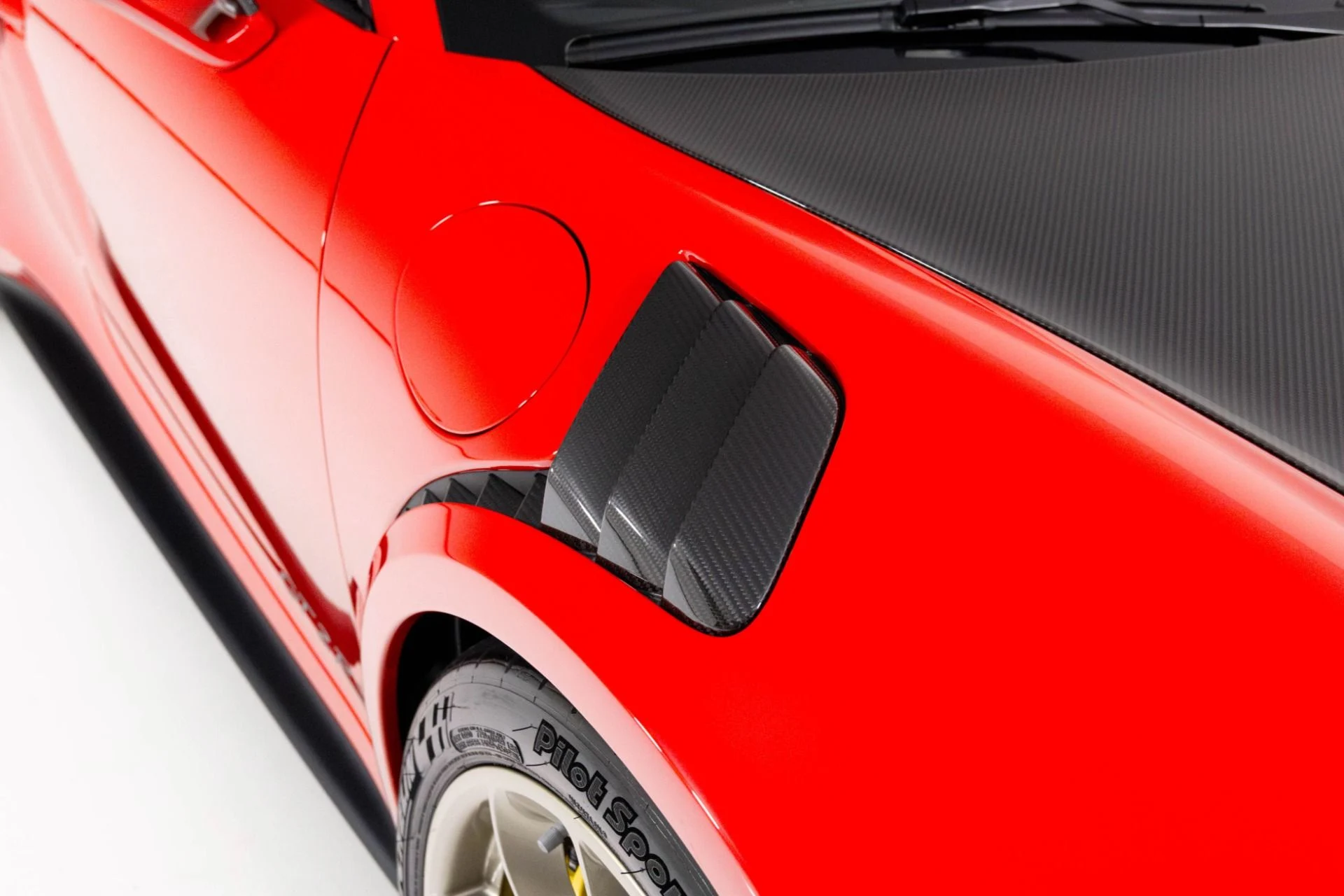 mph059_4104344455_Used_2019_Porsche_911_GT_2_RS_1761868503_d92d0d95ec