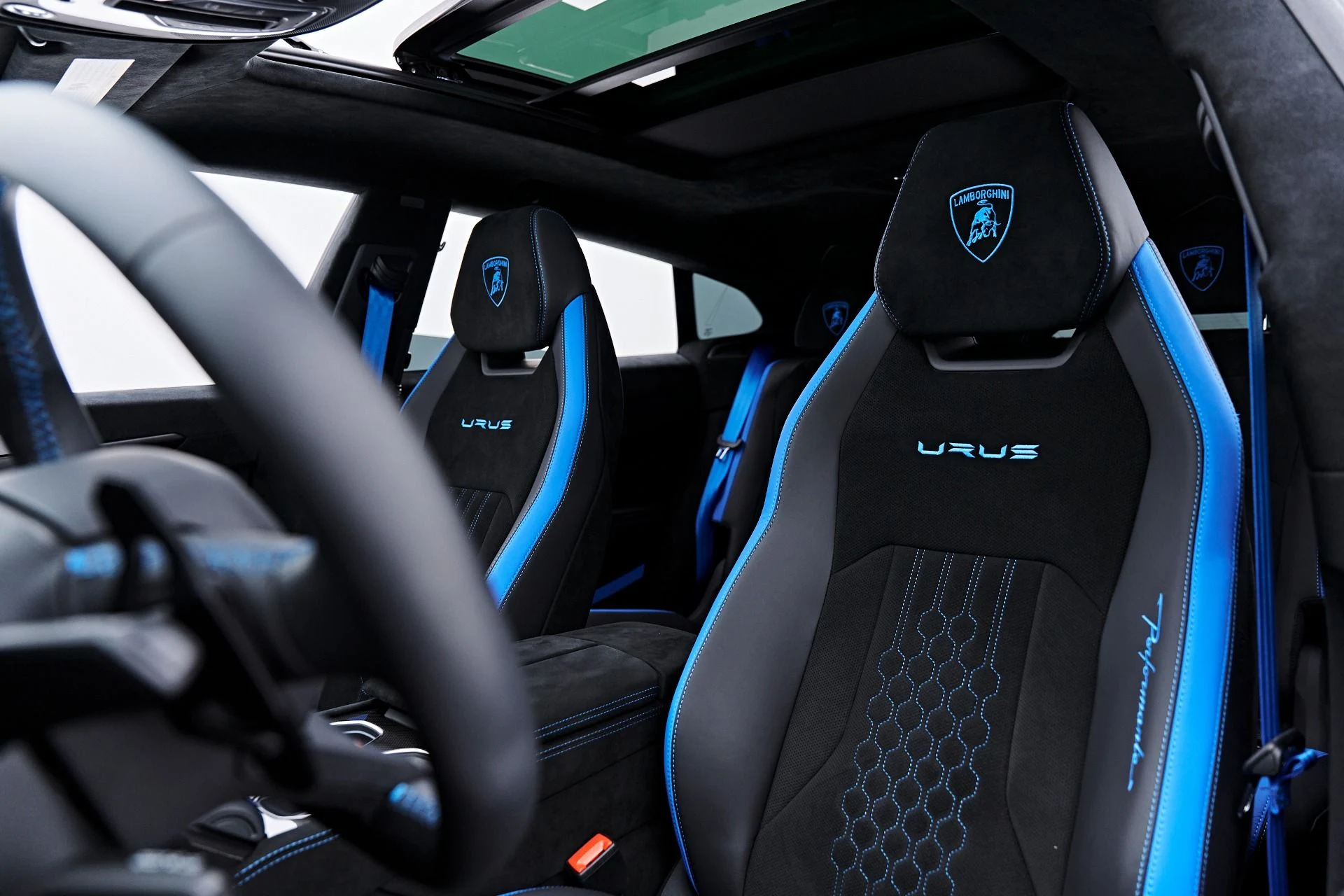 mph059_4127647169_Used_2023_Lamborghini_Urus_Performante_1790208899_a0d3f2c333