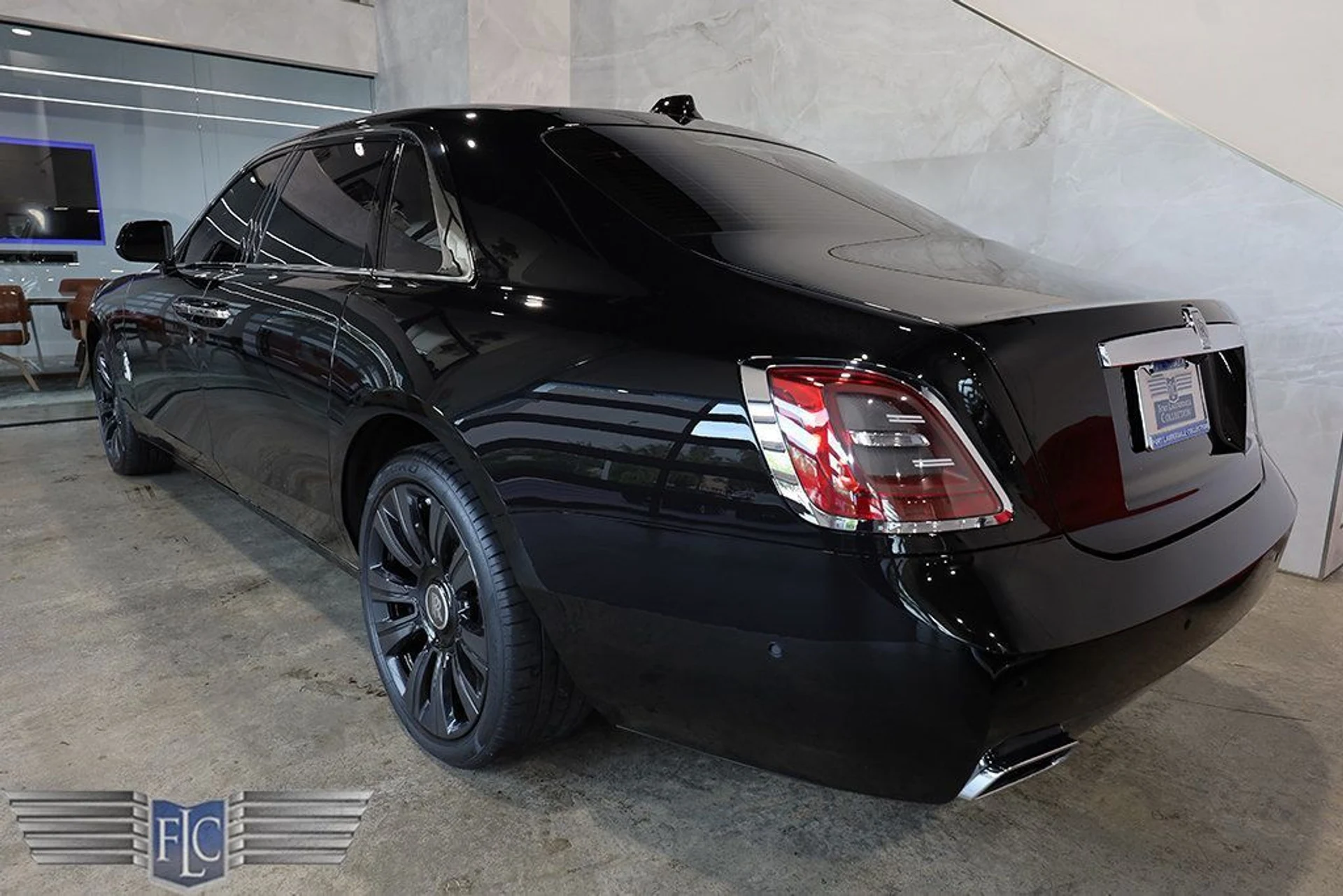 mph059_4131300885_used_2021_rolls_royce_ghost_ewb_sedan_9689_23033984_60_1024_1722f9dfc6