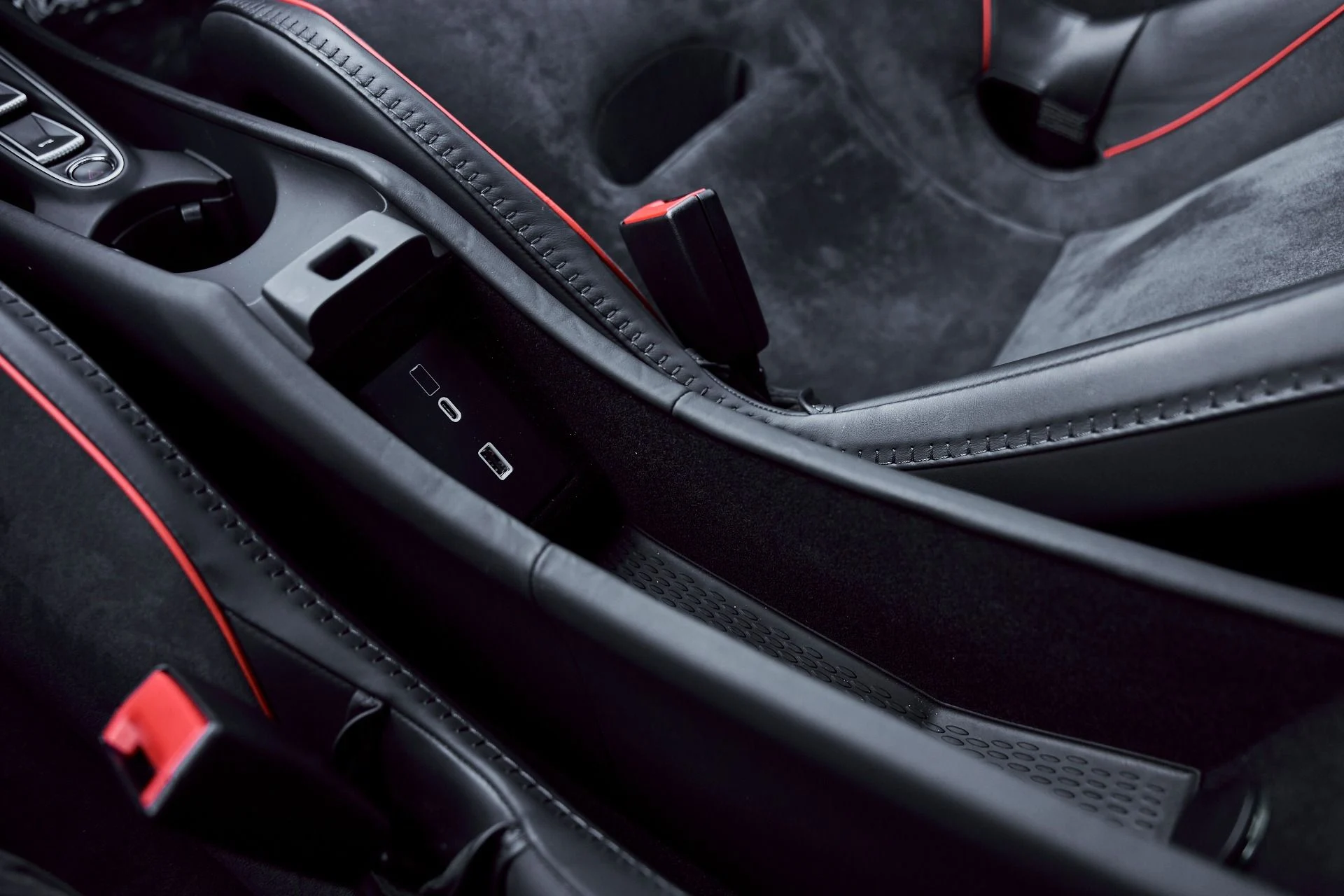 mph059_4137131131_Used_2023_Mc_Laren_Artura_1773773964_06a18d595b