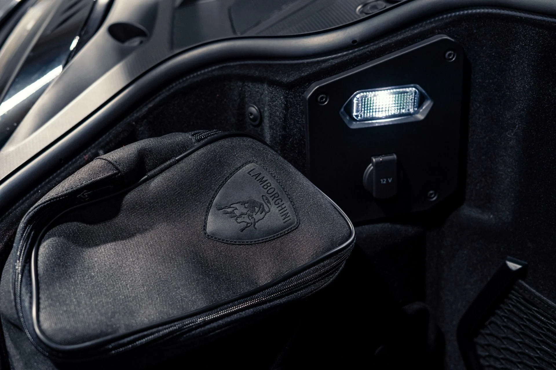 mph059_4208336675_Used_2025_Lamborghini_Revuelto_836_MSRP_Full_Body_PPF_Carbon_Roof_1780087440_382f7c4994