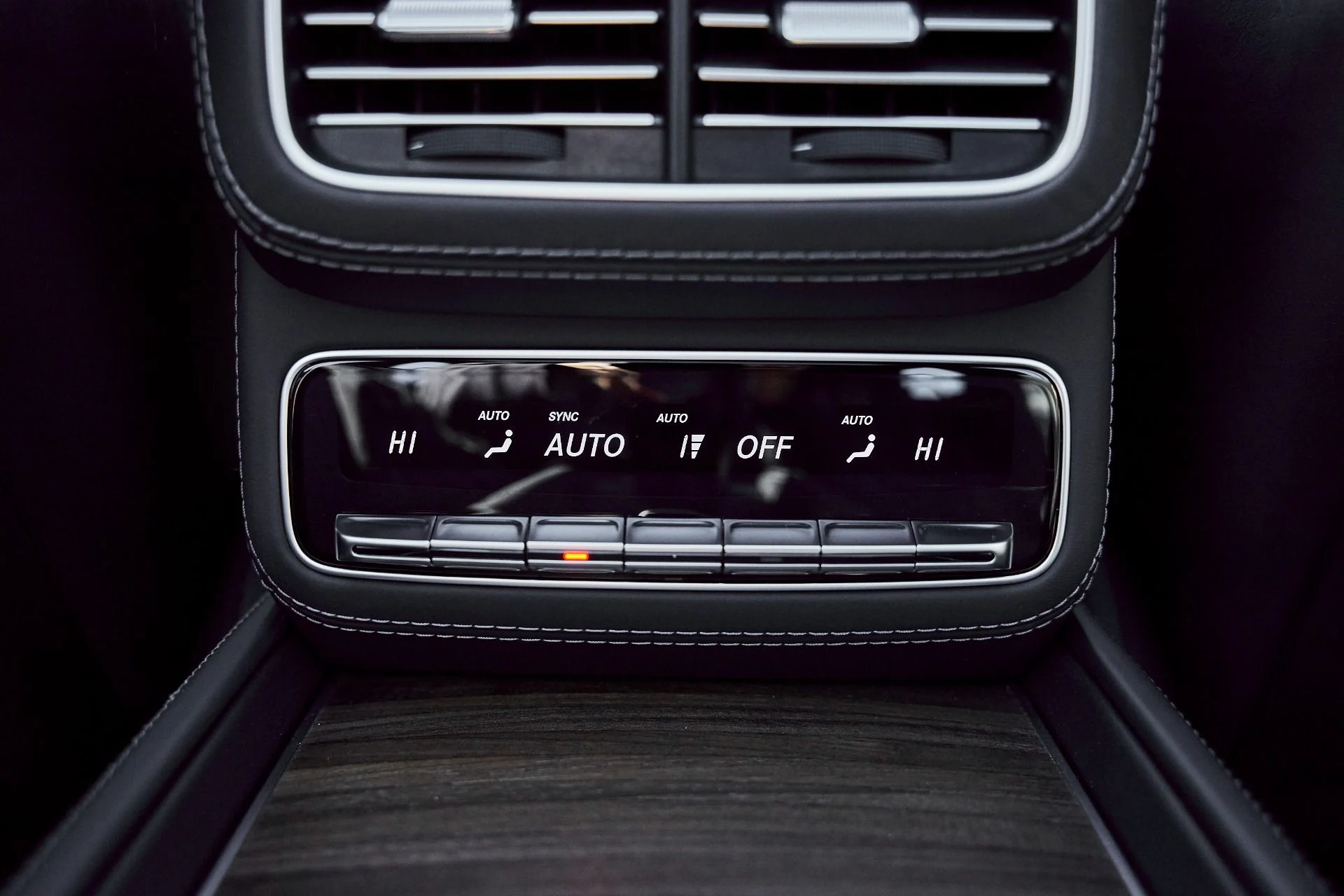 mph059_4227408593_Used_2025_Mercedes_Benz_GLS_Maybach_GLS_600_1771467925_bb1b3d5328