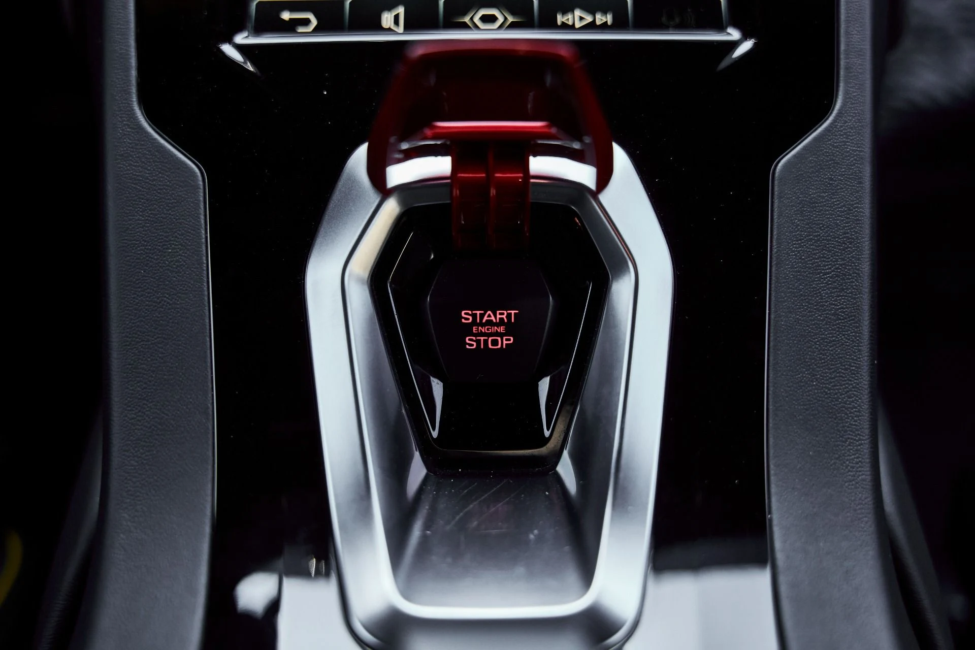 mph059_428048886_Used_2021_Lamborghini_Huracan_EVO_Base_1774405042_02a82595fd