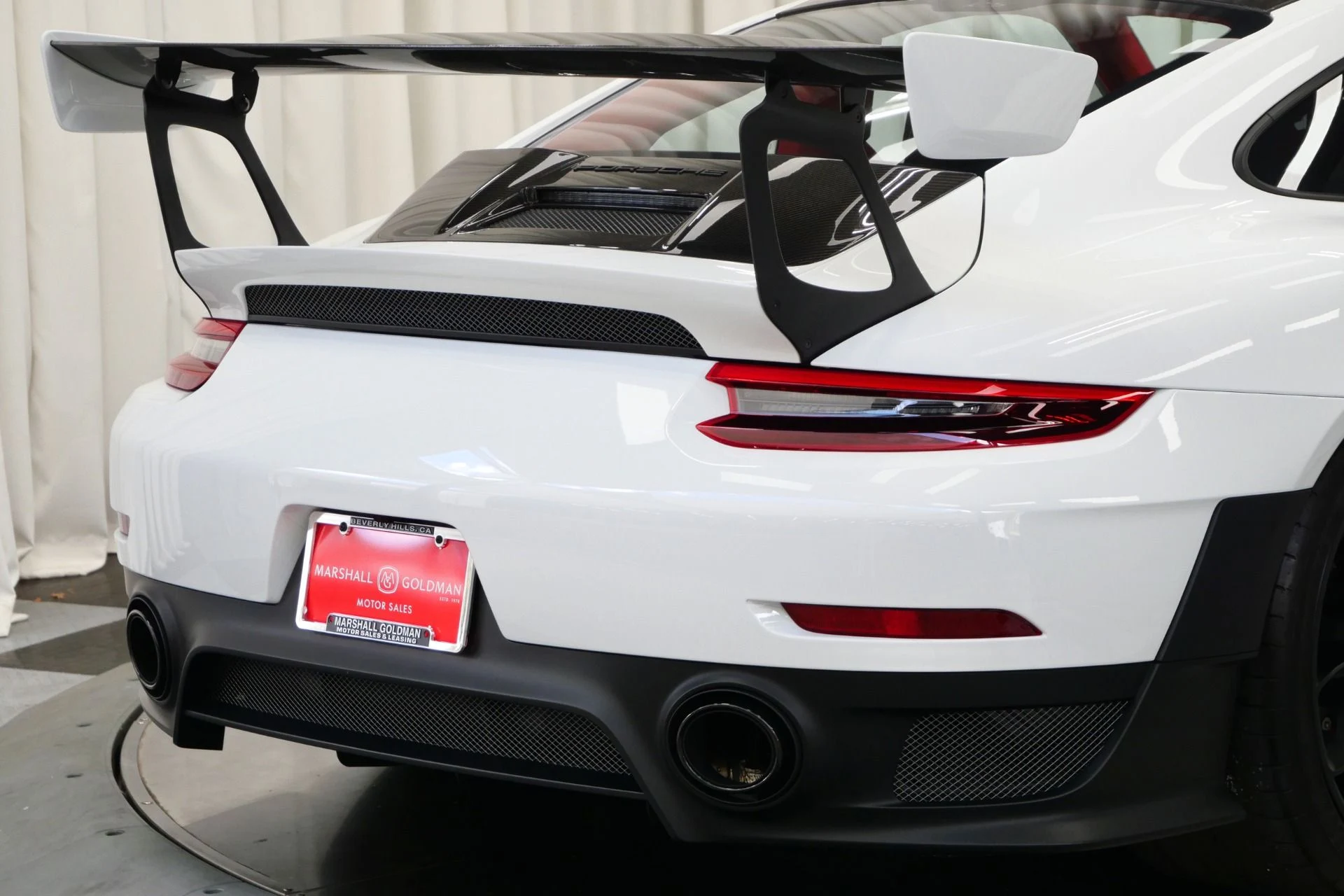 mph059_438785688_Used_2018_Porsche_911_GT_2_RS_Weissach_1756311702_51f6730ca7