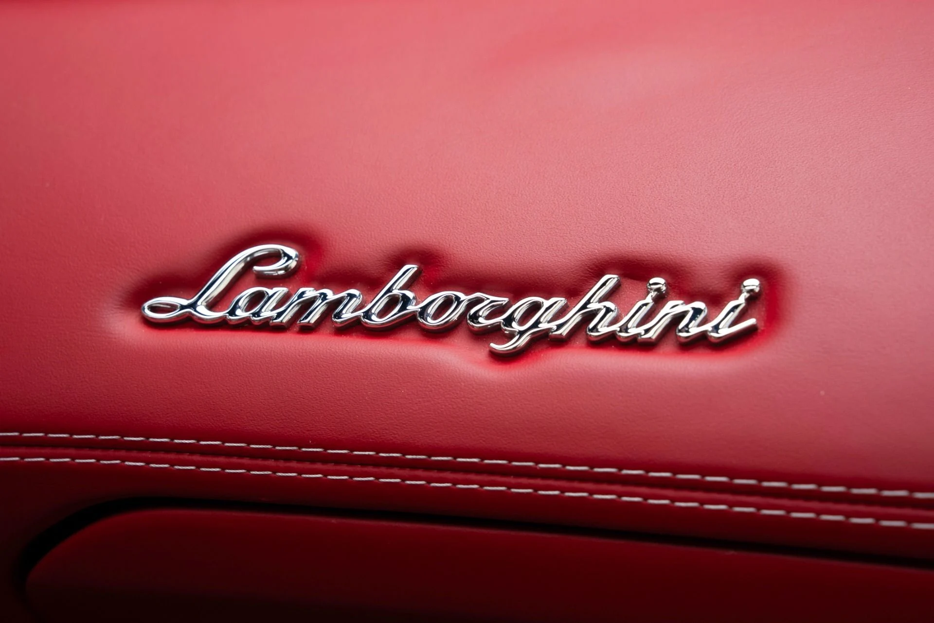 mph059_446285087_Used_2018_Lamborghini_Aventador_Roadster_LP_740_4_S_1779296904_88058159d4