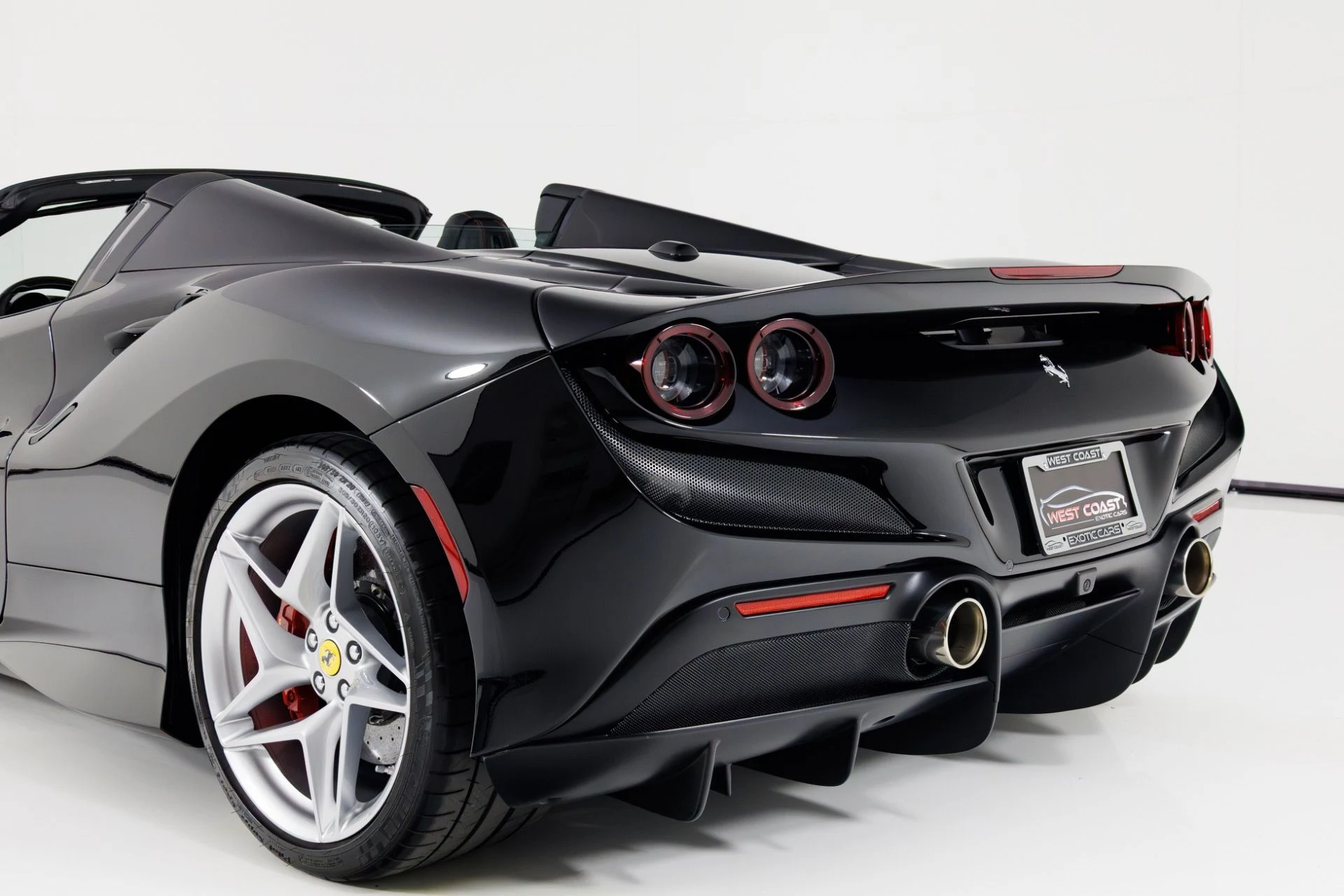 mph059_545465799_Used_2022_Ferrari_F8_Spider_1769204219_316d5389d4