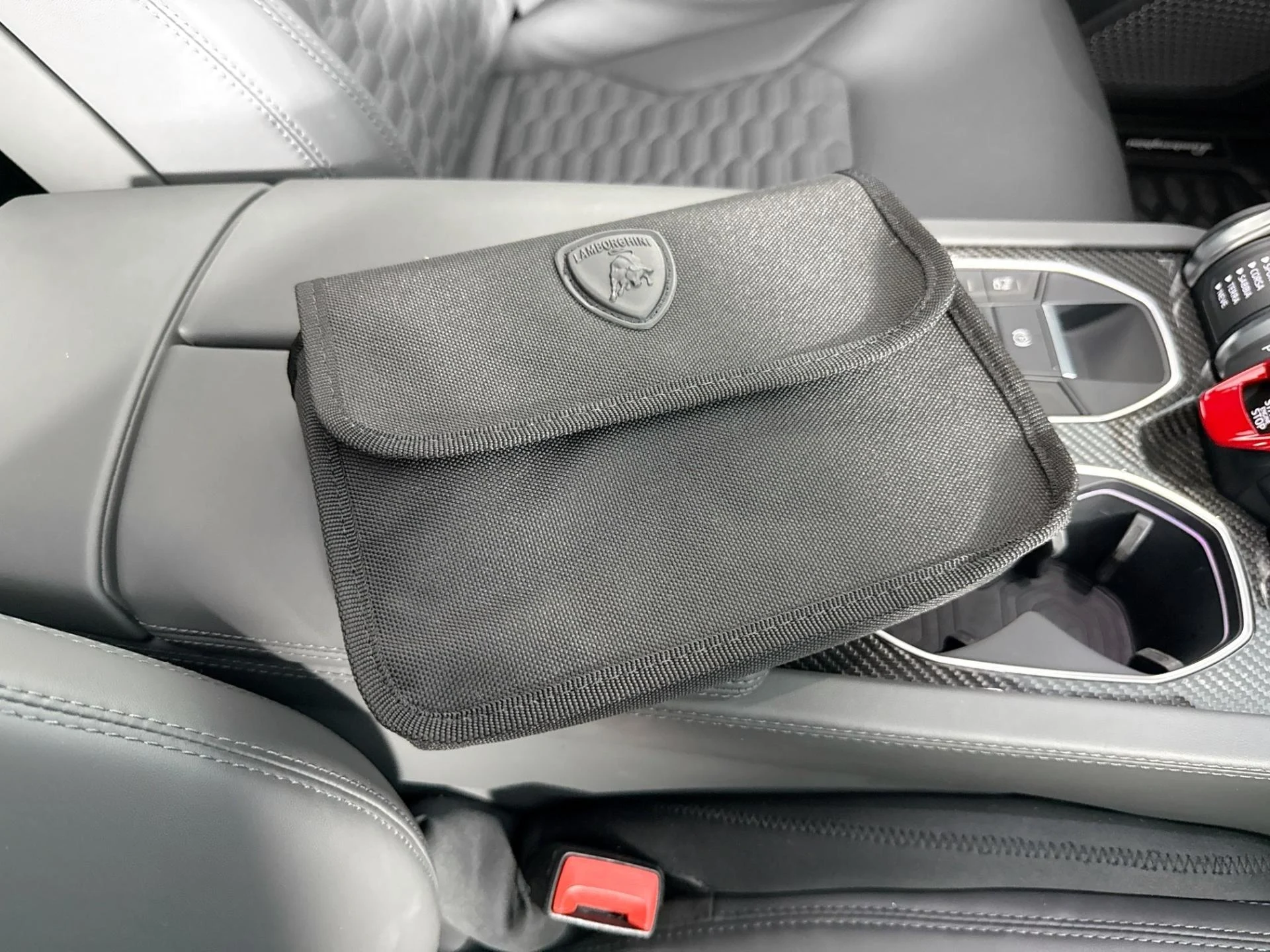 mph059_561016044_Used_2024_Lamborghini_Urus_S_1784150947_dd40a79d85