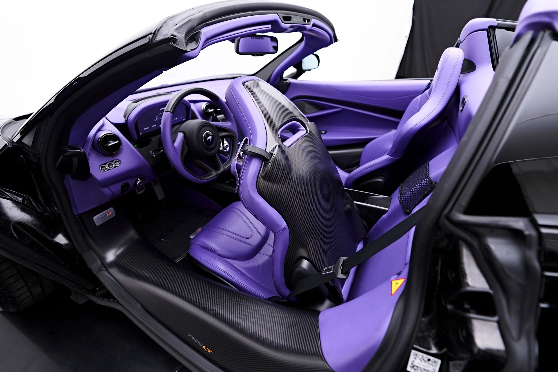 mph059_586813997_Used_2022_Mc_Laren_765_LT_Base_1753480618_3e71224779