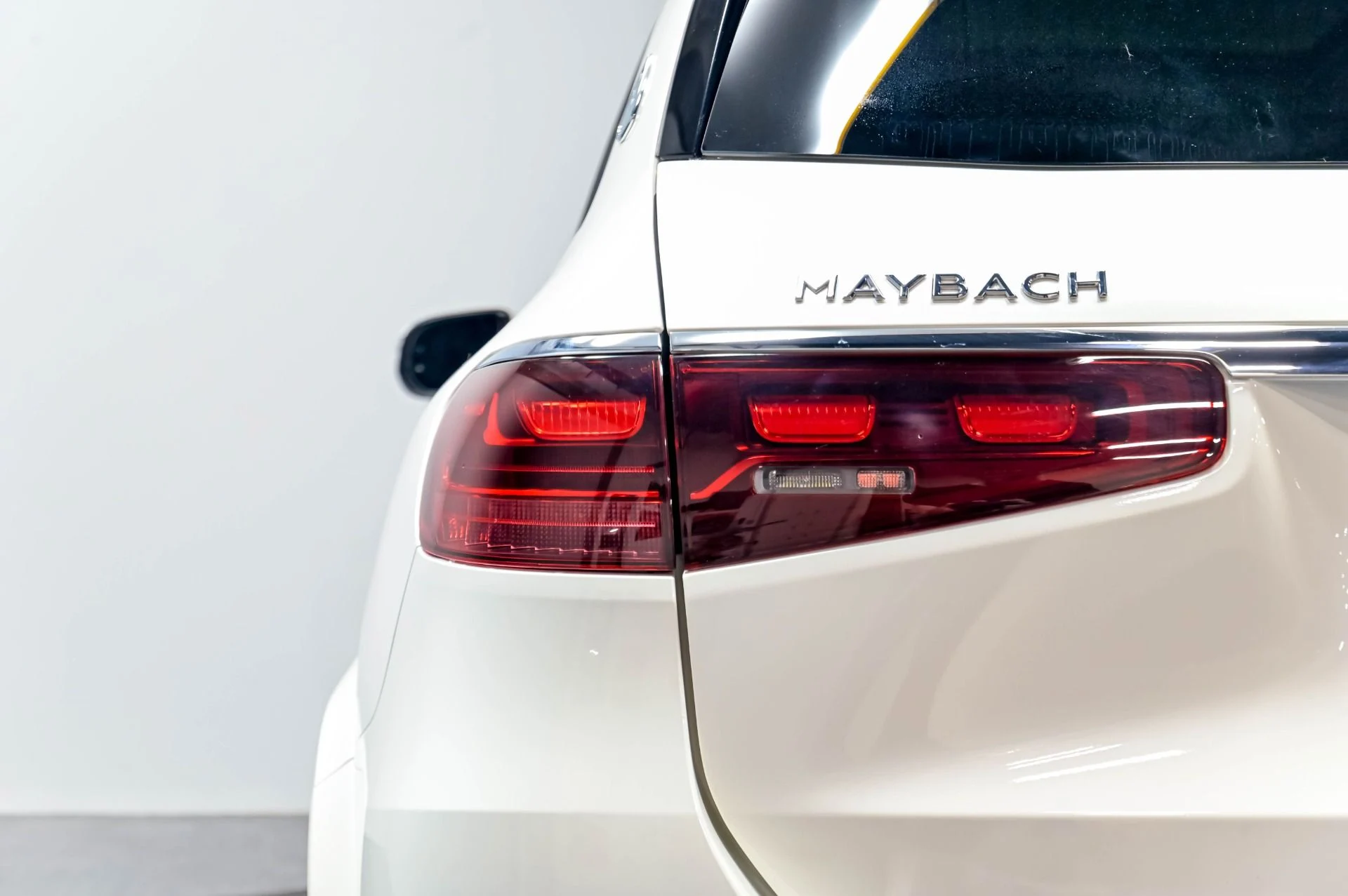 mph059_596184717_Used_2024_Mercedes_Benz_GLS_Maybach_GLS_600_4_MATIC_1780345753_5c8ba226e6