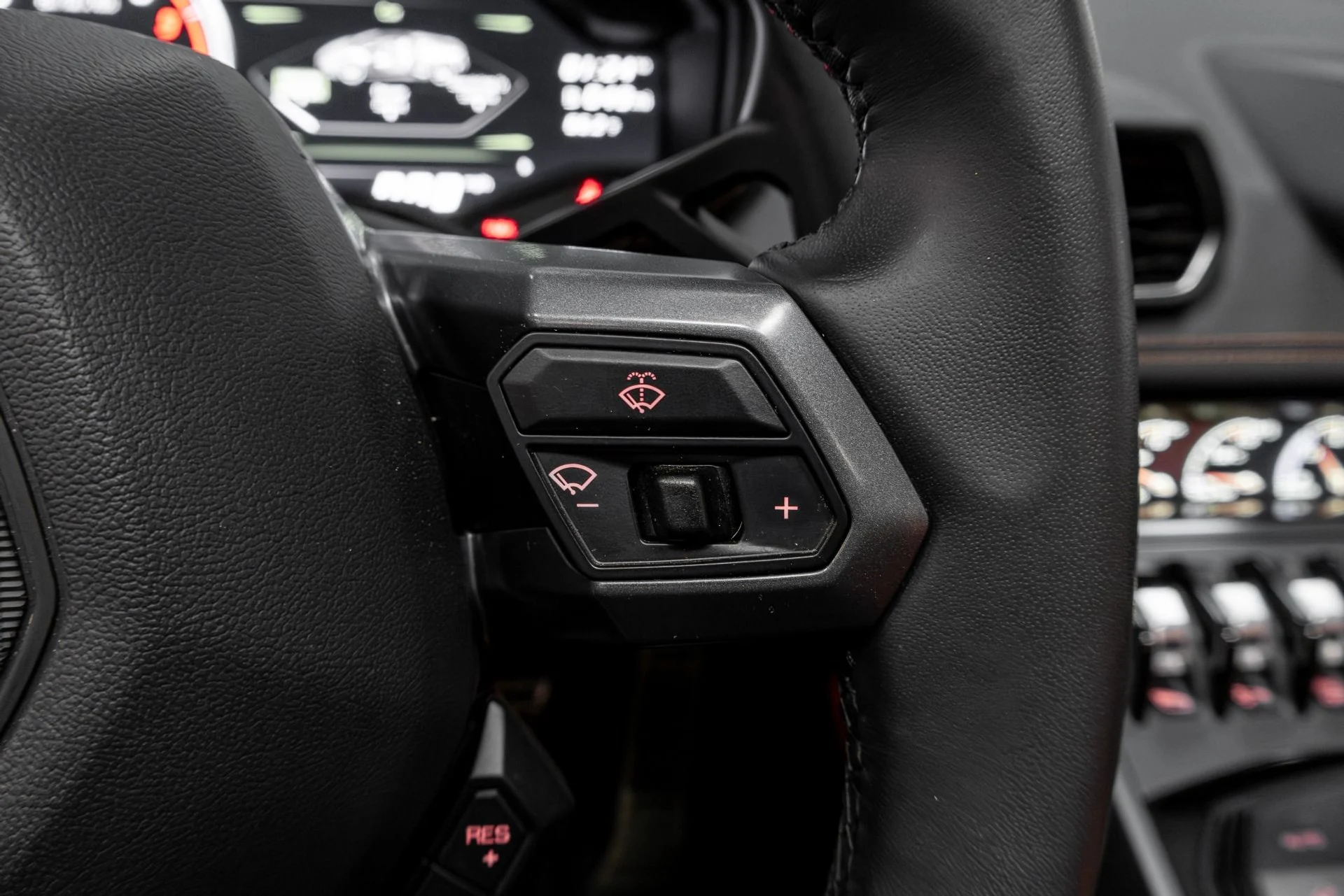 mph059_601433877_Used_2019_Lamborghini_Huracan_LP_580_2_S_1770412340_e9e0ad95c6