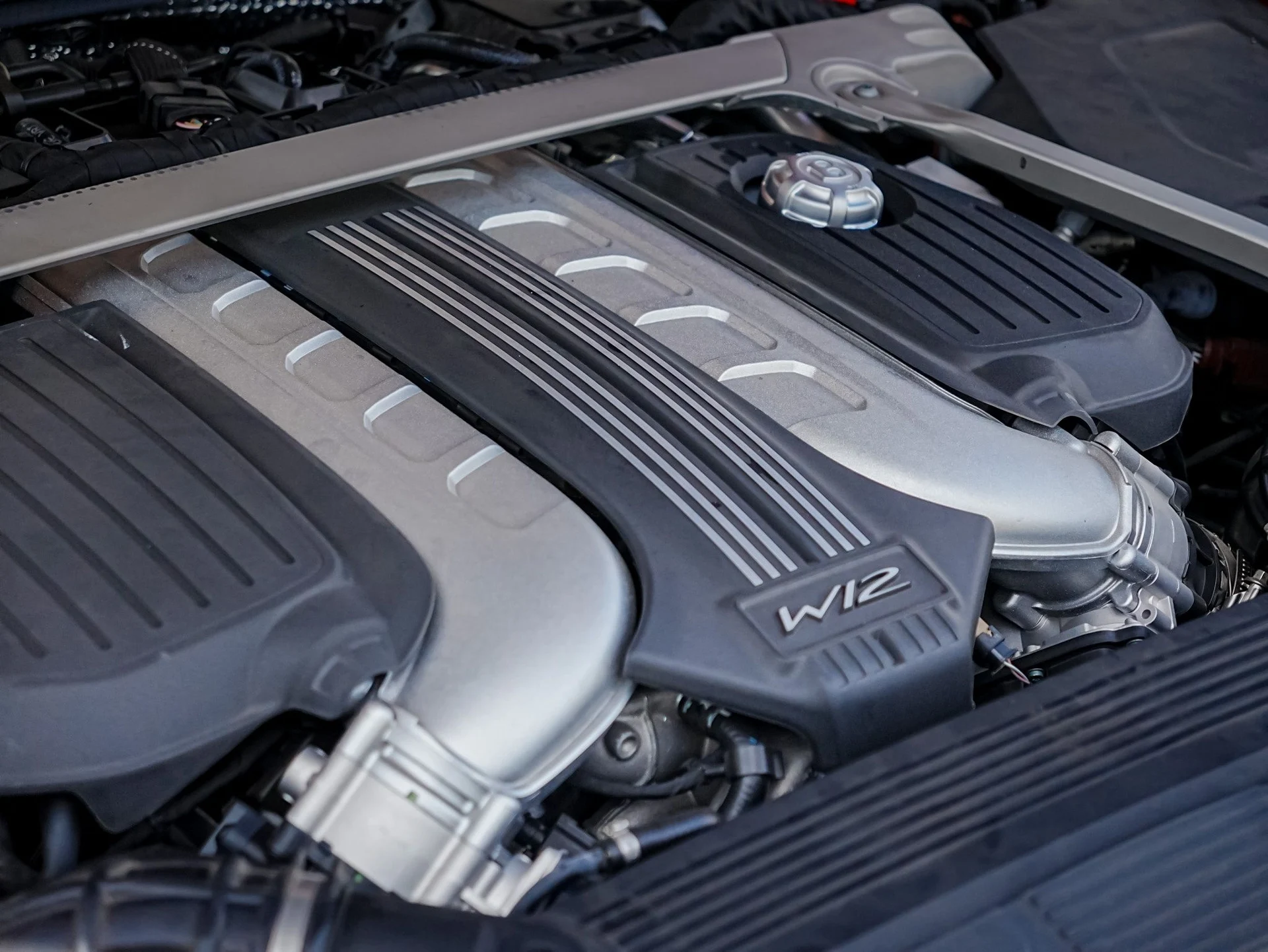mph059_621955980_Hi_Tech_Luxury_Imports_LLC_SCBDT_4_ZG_2_PC_008421_image_59_676155ffd3