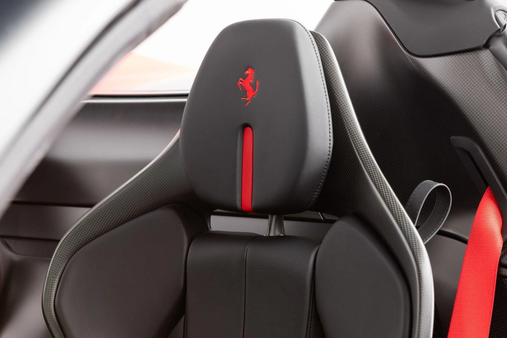 mph059_634901910_Used_2022_Ferrari_SF_90_Spider_1777367634_c4afd2db82