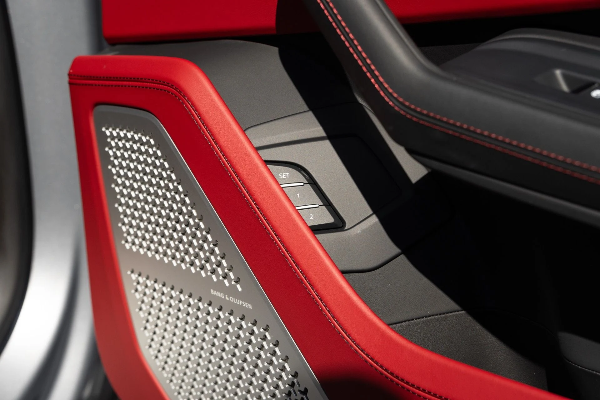 mph059_642221590_Used_2022_Lamborghini_Urus_1770690392_22f9c61f3a