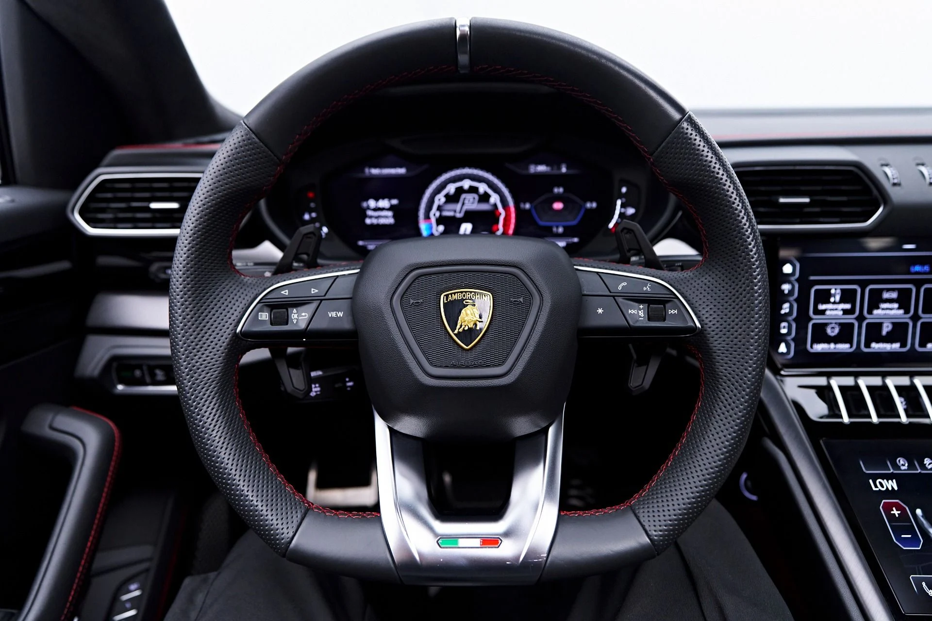 mph059_651376277_Used_2021_Lamborghini_Urus_1749241972_6009e40b27