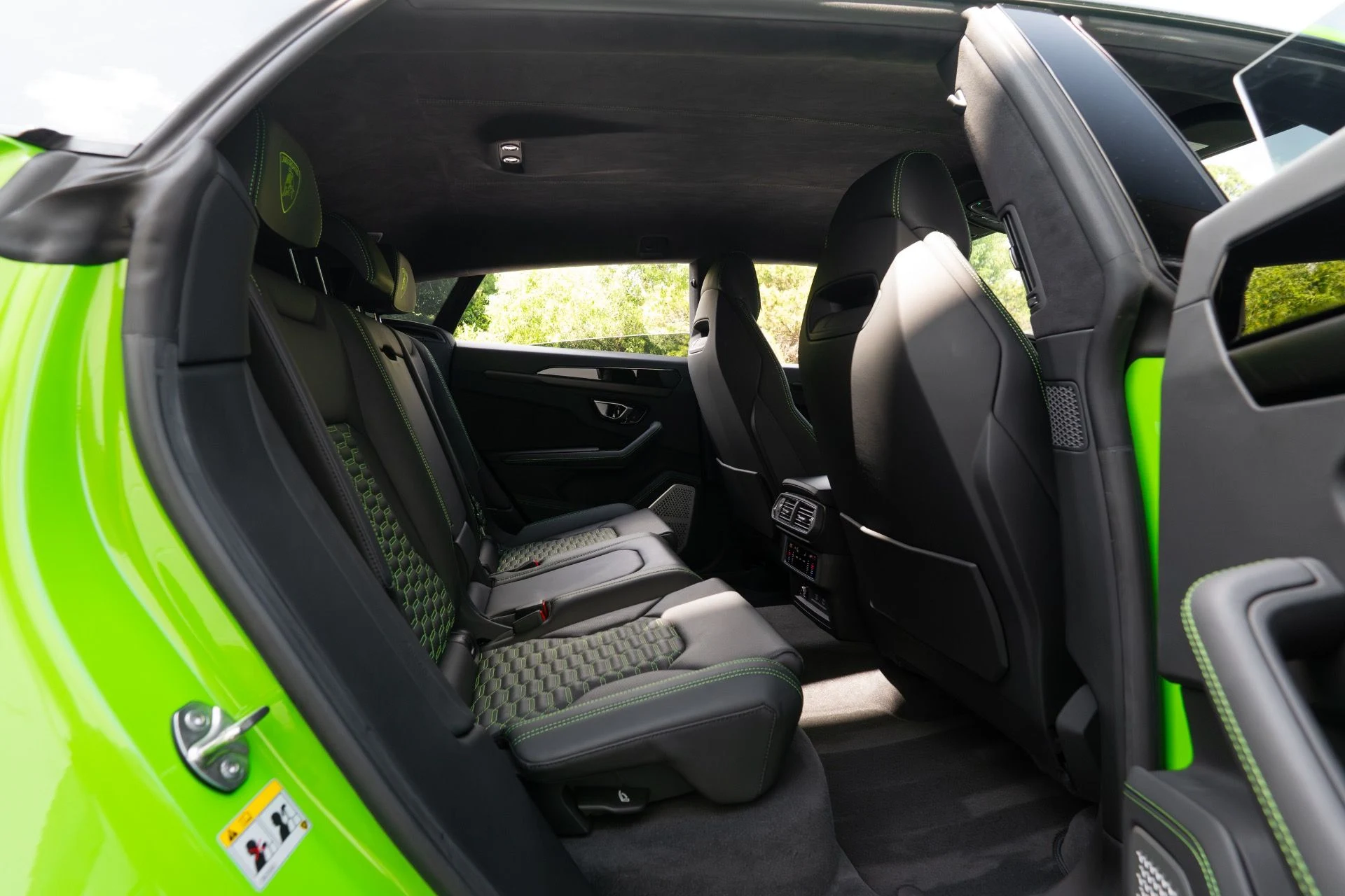 mph059_666617671_Used_2023_Lamborghini_Urus_S_1758835388_a91a7e29ce